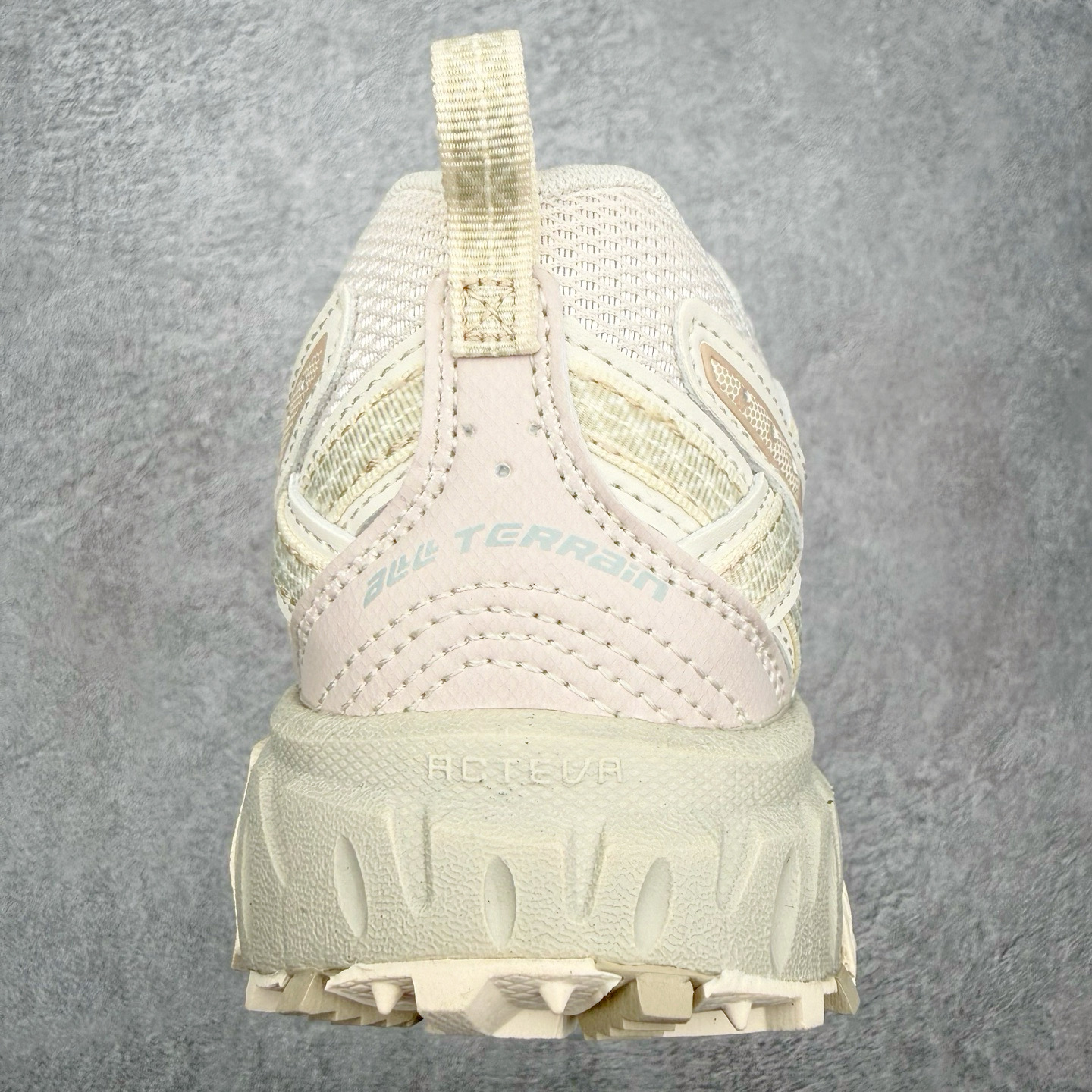 图片[8]-NEW BALANCE NB410 新百伦复古老爹鞋户外越野跑鞋 适合OUTDOOR搭配AT TREAD户外大底 给予优良抓地力 内侧support area给予良好稳定性 鞋领口山岳及鞋面等高线细节 将OUTDOOR元素完整置入COMFORT Iinsert 脚感升级 尺码：36 36.5 37 37.5 38 38.5 39 40 40.5 41 42 42.5 43 44 45-选品中心