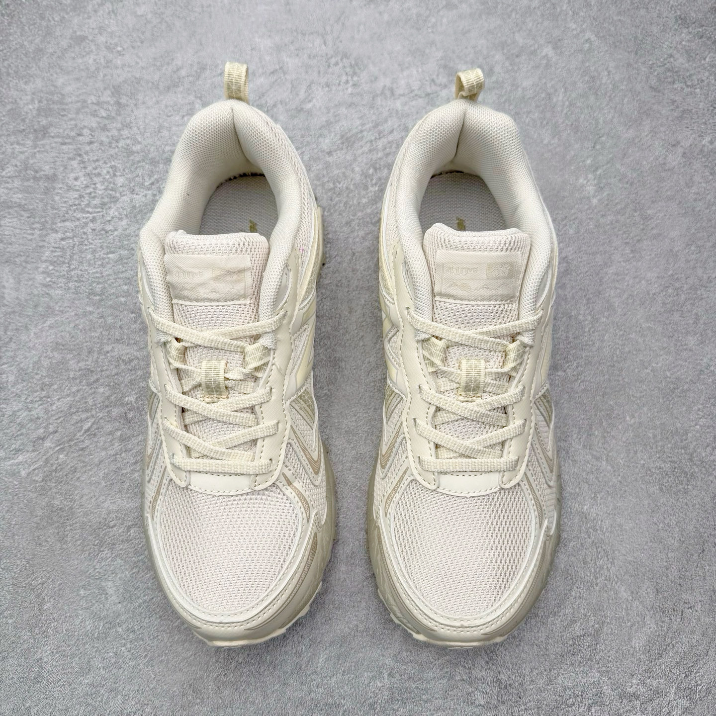 图片[2]-NEW BALANCE NB410 新百伦复古老爹鞋户外越野跑鞋 适合OUTDOOR搭配AT TREAD户外大底 给予优良抓地力 内侧support area给予良好稳定性 鞋领口山岳及鞋面等高线细节 将OUTDOOR元素完整置入COMFORT Iinsert 脚感升级 尺码：36 36.5 37 37.5 38 38.5 39 40 40.5 41 42 42.5 43 44 45-选品中心