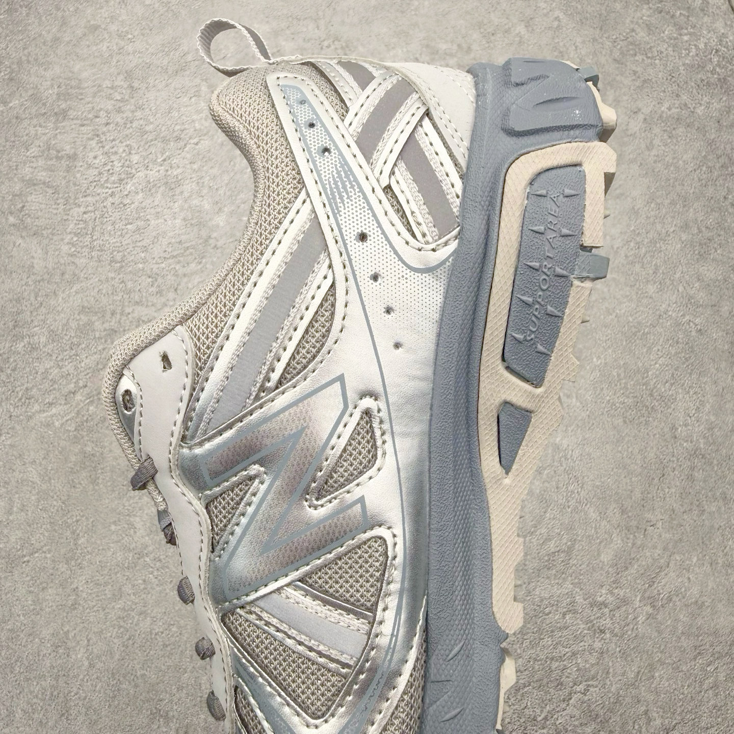 图片[7]-NEW BALANCE NB410 新百伦复古老爹鞋户外越野跑鞋 适合OUTDOOR搭配AT TREAD户外大底 给予优良抓地力 内侧support area给予良好稳定性 鞋领口山岳及鞋面等高线细节 将OUTDOOR元素完整置入COMFORT Iinsert 脚感升级 尺码：36 36.5 37 37.5 38 38.5 39 40 40.5 41 42 42.5 43 44 45-选品中心