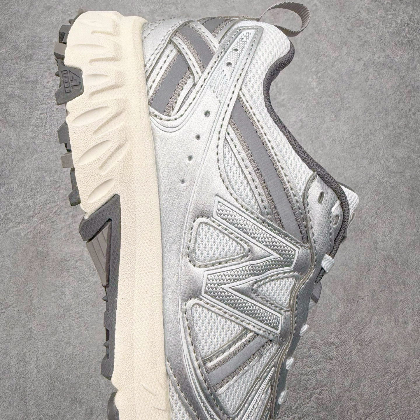 图片[6]-NEW BALANCE NB410 新百伦复古老爹鞋户外越野跑鞋 适合OUTDOOR搭配AT TREAD户外大底 给予优良抓地力 内侧support area给予良好稳定性 鞋领口山岳及鞋面等高线细节 将OUTDOOR元素完整置入COMFORT Iinsert 脚感升级 尺码：36 36.5 37 37.5 38 38.5 39 40 40.5 41 42 42.5 43 44 45-选品中心