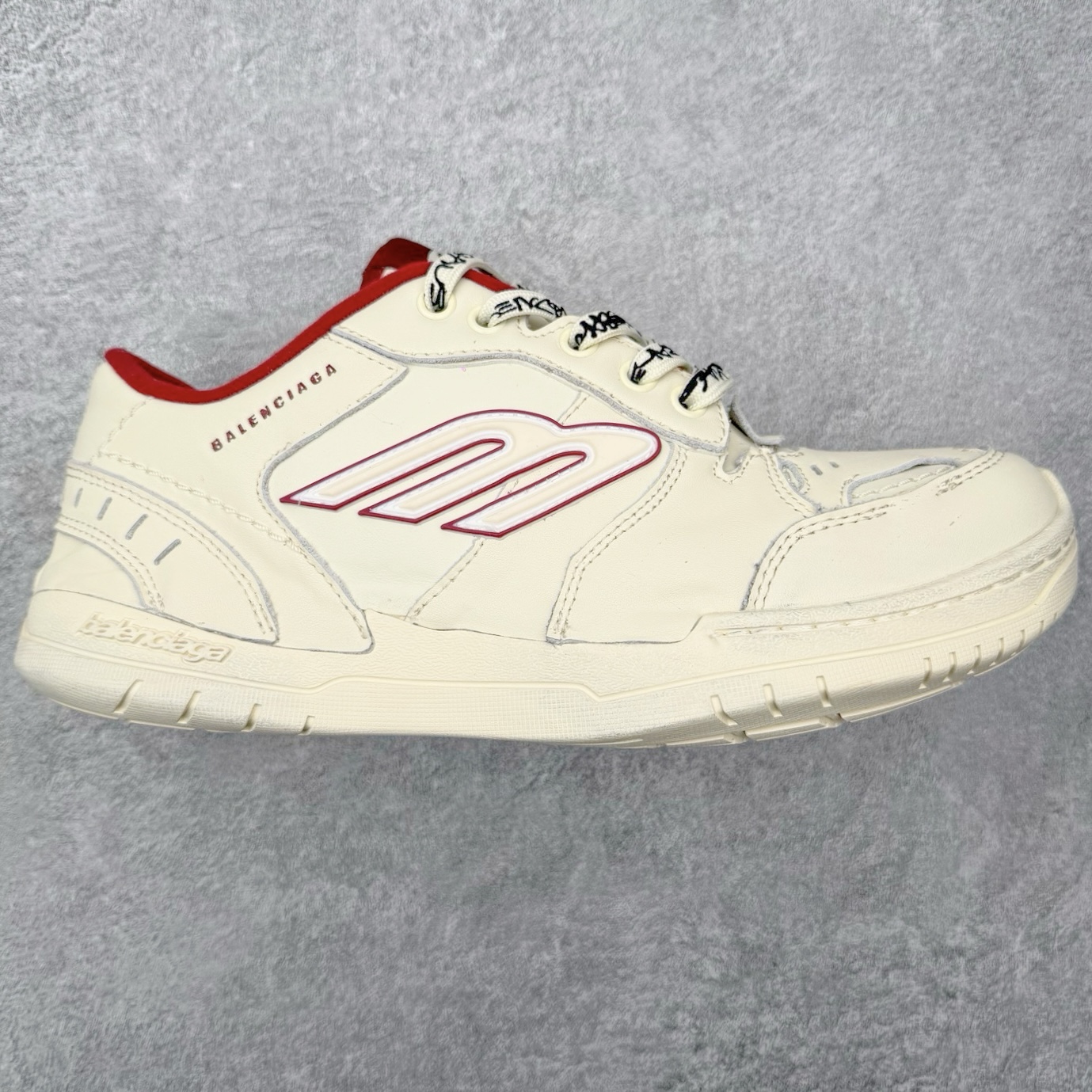 ＃TG性价比 Balenciaga Hamptons Worn-Out 巴黎世家涤纶（聚酯纤维）牛皮革 圆头系带 低帮 生活休闲鞋板鞋 尺码：35 36 37 38 39 40 41 42 43 44 45 46-选品中心