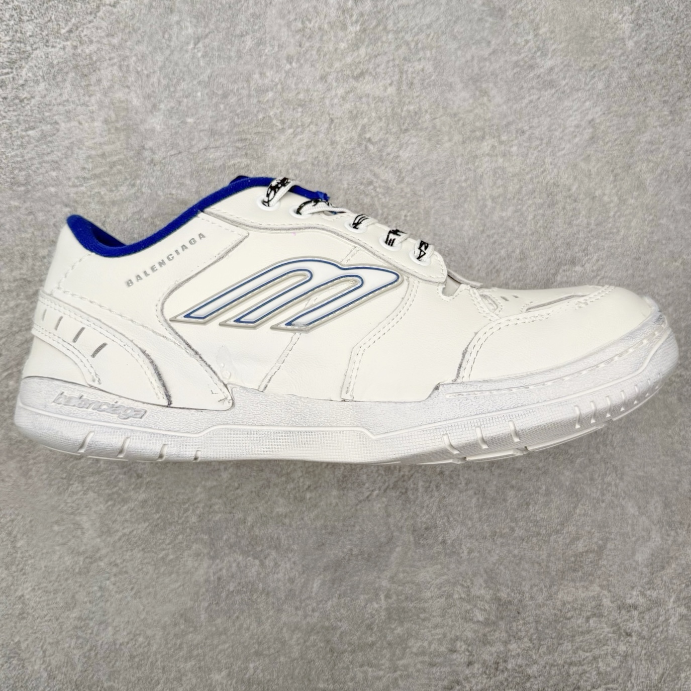 ＃TG性价比 Balenciaga Hamptons Worn-Out 巴黎世家涤纶（聚酯纤维）牛皮革 圆头系带 低帮 生活休闲鞋板鞋 尺码：35 36 37 38 39 40 41 42 43 44 45 46-选品中心