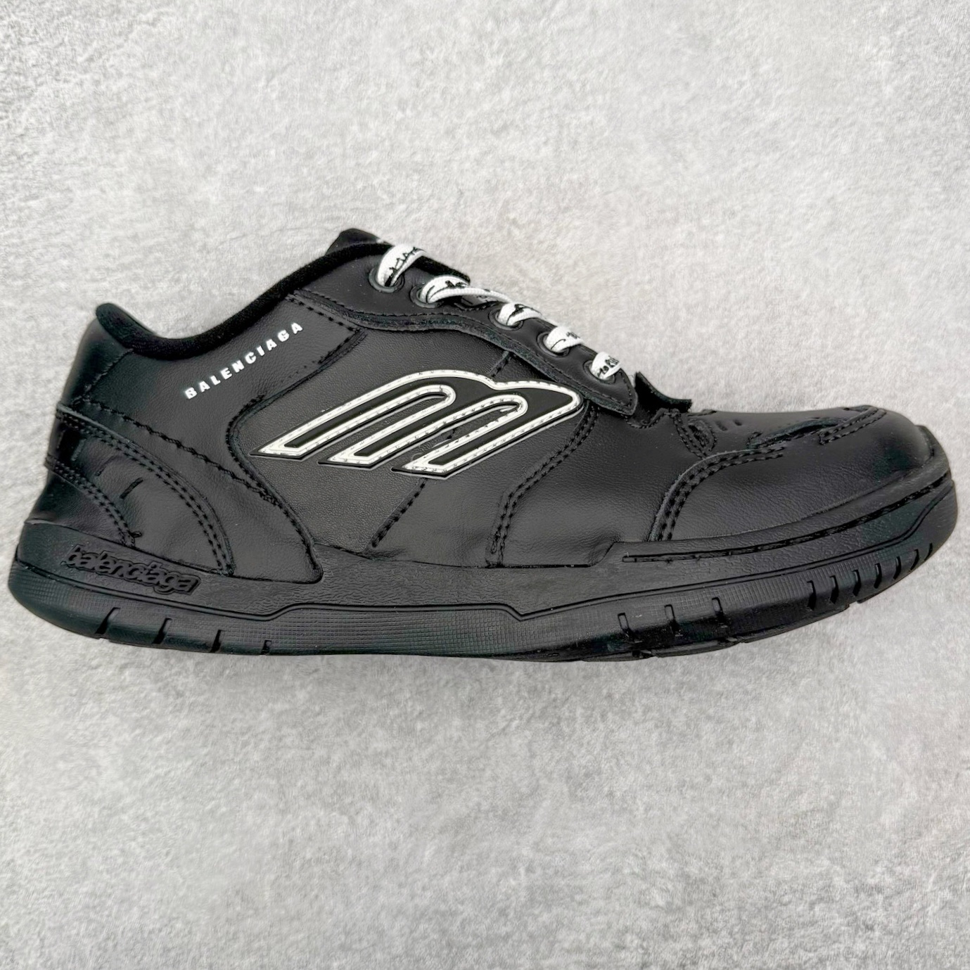 ＃TG性价比 Balenciaga Hamptons Worn-Out 巴黎世家涤纶（聚酯纤维）牛皮革 圆头系带 低帮 生活休闲鞋板鞋 尺码：35 36 37 38 39 40 41 42 43 44 45 46-选品中心