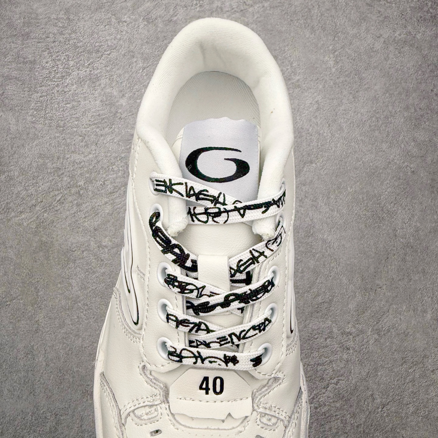 图片[5]-＃TG性价比 Balenciaga Hamptons Worn-Out 巴黎世家涤纶（聚酯纤维）牛皮革 圆头系带 低帮 生活休闲鞋板鞋 尺码：35 36 37 38 39 40 41 42 43 44 45 46-选品中心