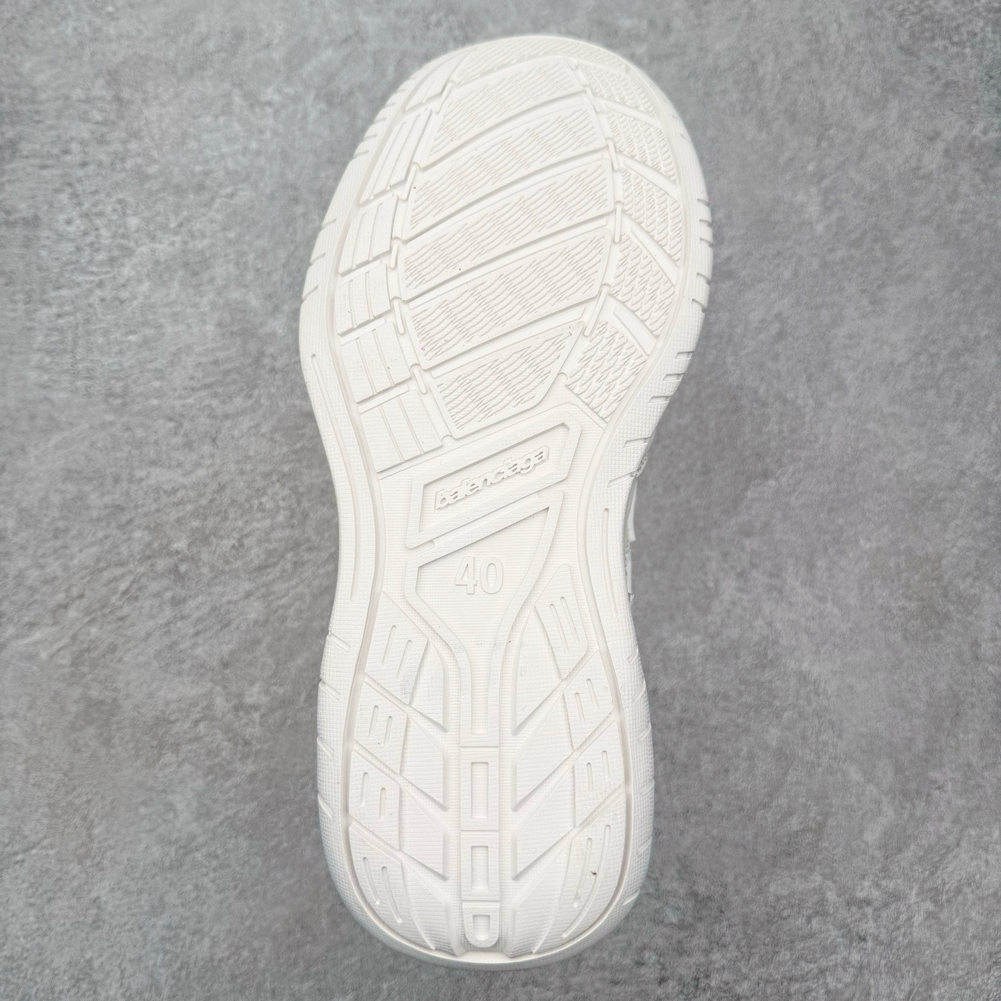 图片[9]-＃TG性价比 Balenciaga Hamptons Worn-Out 巴黎世家涤纶（聚酯纤维）牛皮革 圆头系带 低帮 生活休闲鞋板鞋 尺码：35 36 37 38 39 40 41 42 43 44 45 46-选品中心