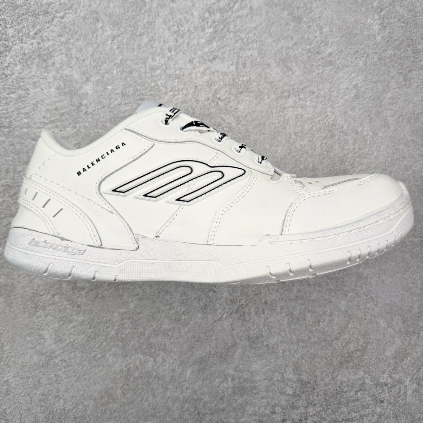 ＃TG性价比 Balenciaga Hamptons Worn-Out 巴黎世家涤纶（聚酯纤维）牛皮革 圆头系带 低帮 生活休闲鞋板鞋 尺码：35 36 37 38 39 40 41 42 43 44 45 46-选品中心
