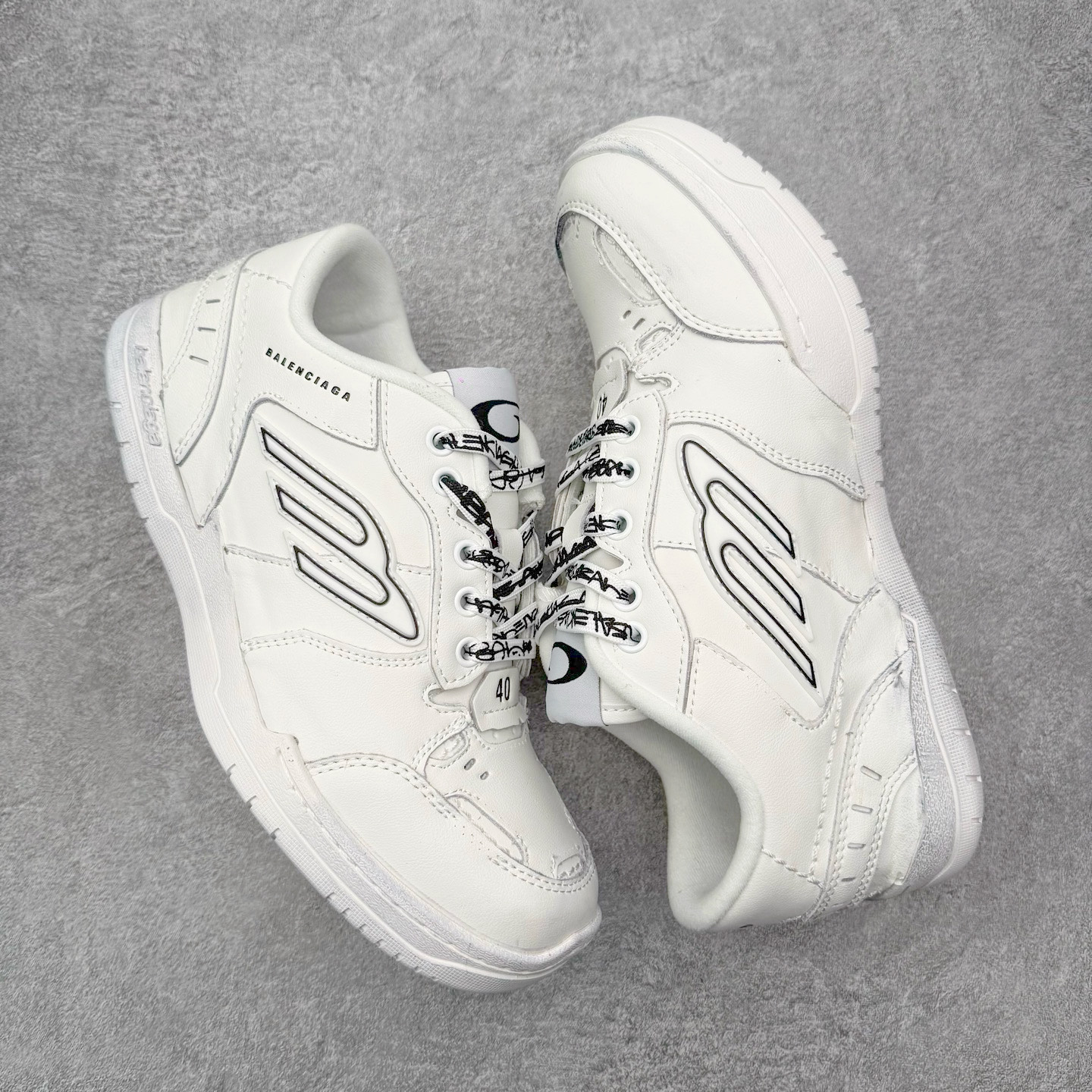 图片[3]-＃TG性价比 Balenciaga Hamptons Worn-Out 巴黎世家涤纶（聚酯纤维）牛皮革 圆头系带 低帮 生活休闲鞋板鞋 尺码：35 36 37 38 39 40 41 42 43 44 45 46-选品中心