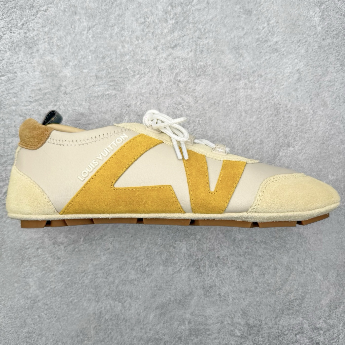 LOUIS VUITTON Sneakerina LV德训鞋 羊皮革 圆头系带 芭蕾风低帮生活休闲鞋 尺码：35 36 37 38 39 40-选品中心