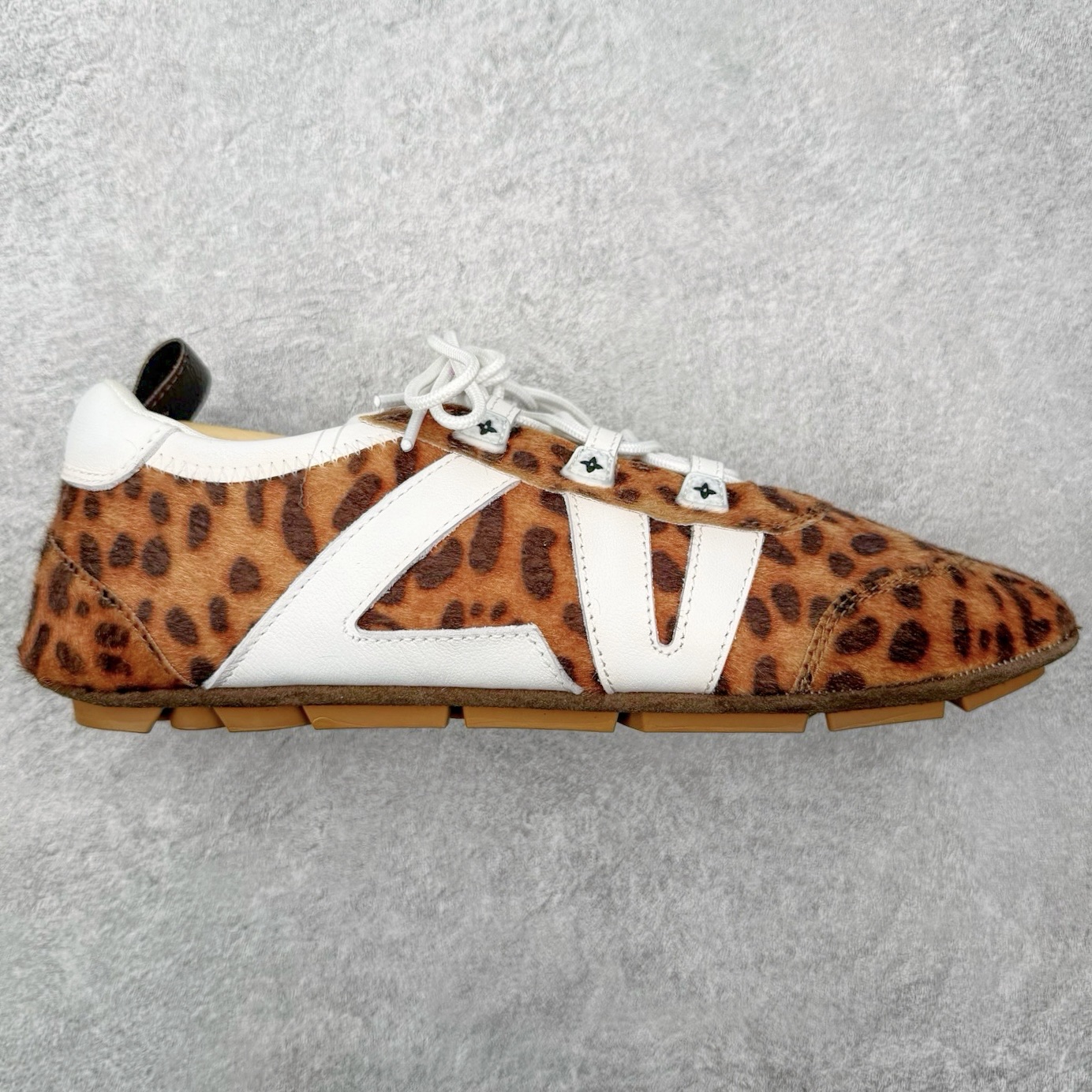 LOUIS VUITTON Sneakerina LV德训鞋 羊皮革 圆头系带 芭蕾风低帮生活休闲鞋 尺码：35 36 37 38 39 40-选品中心