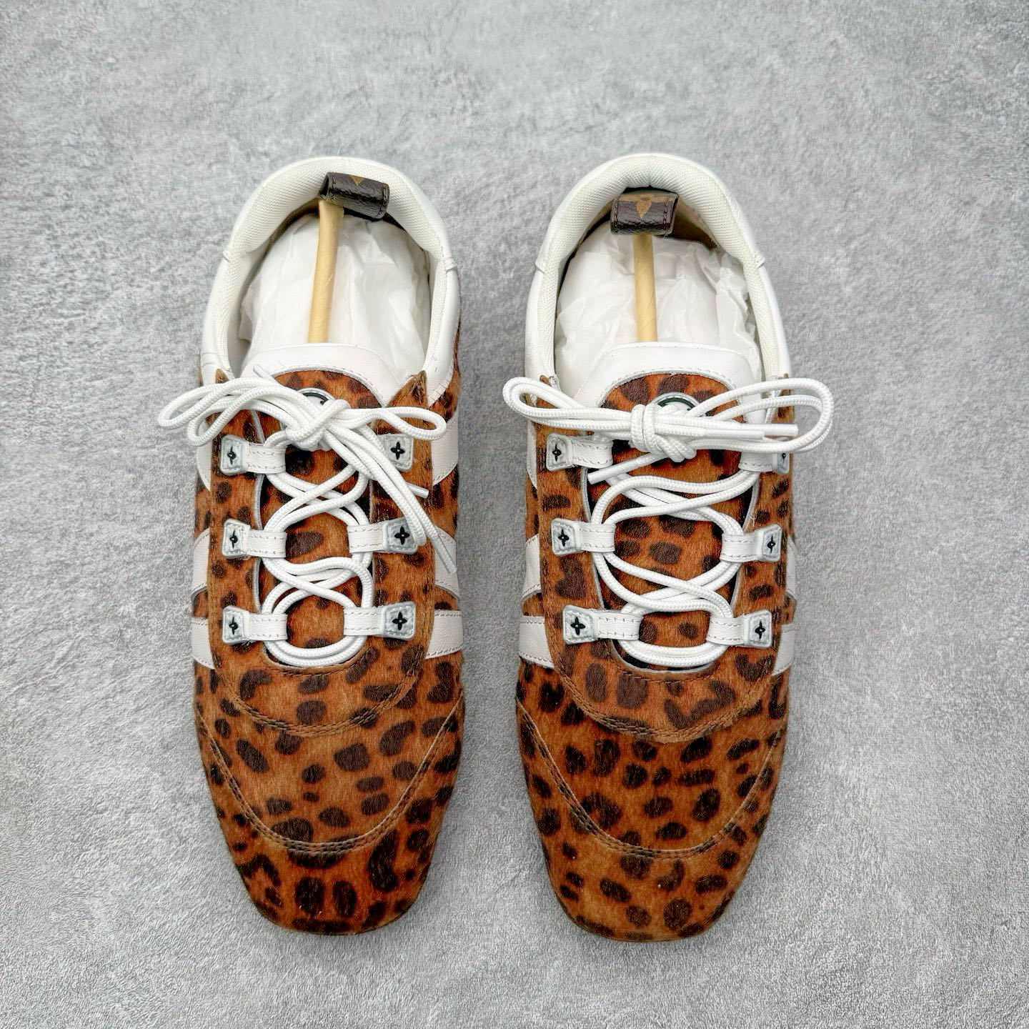 图片[2]-LOUIS VUITTON Sneakerina LV德训鞋 羊皮革 圆头系带 芭蕾风低帮生活休闲鞋 尺码：35 36 37 38 39 40-选品中心