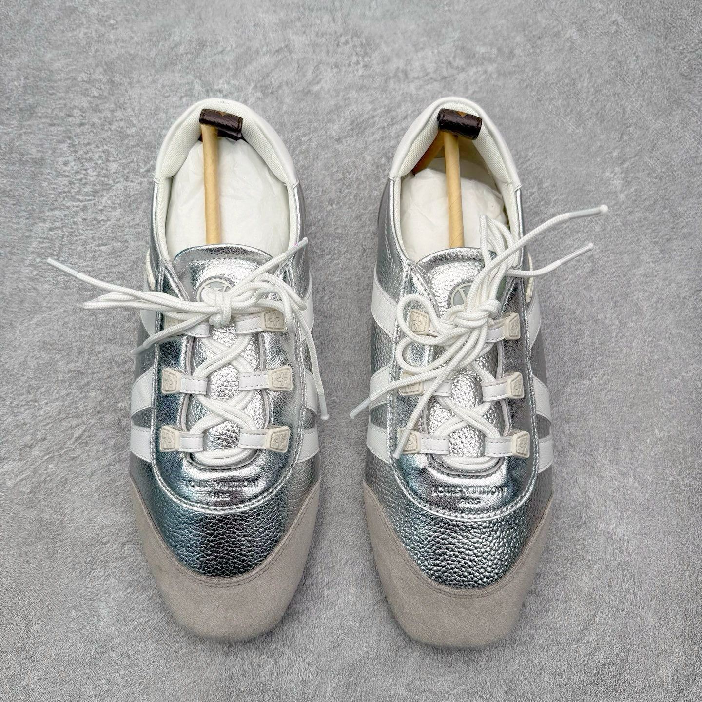 图片[2]-LOUIS VUITTON Sneakerina LV德训鞋 羊皮革 圆头系带 芭蕾风低帮生活休闲鞋 尺码：35 36 37 38 39 40-选品中心
