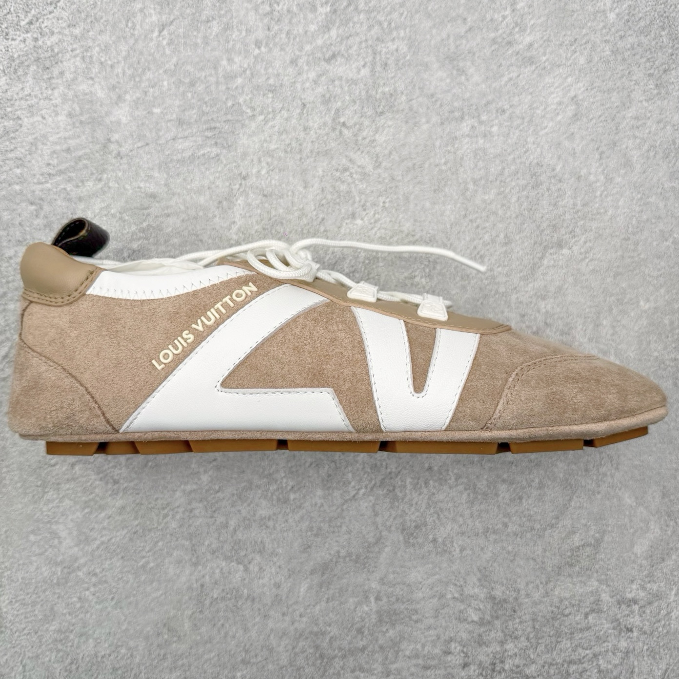 LOUIS VUITTON Sneakerina LV德训鞋 羊皮革 圆头系带 芭蕾风低帮生活休闲鞋 尺码：35 36 37 38 39 40-选品中心