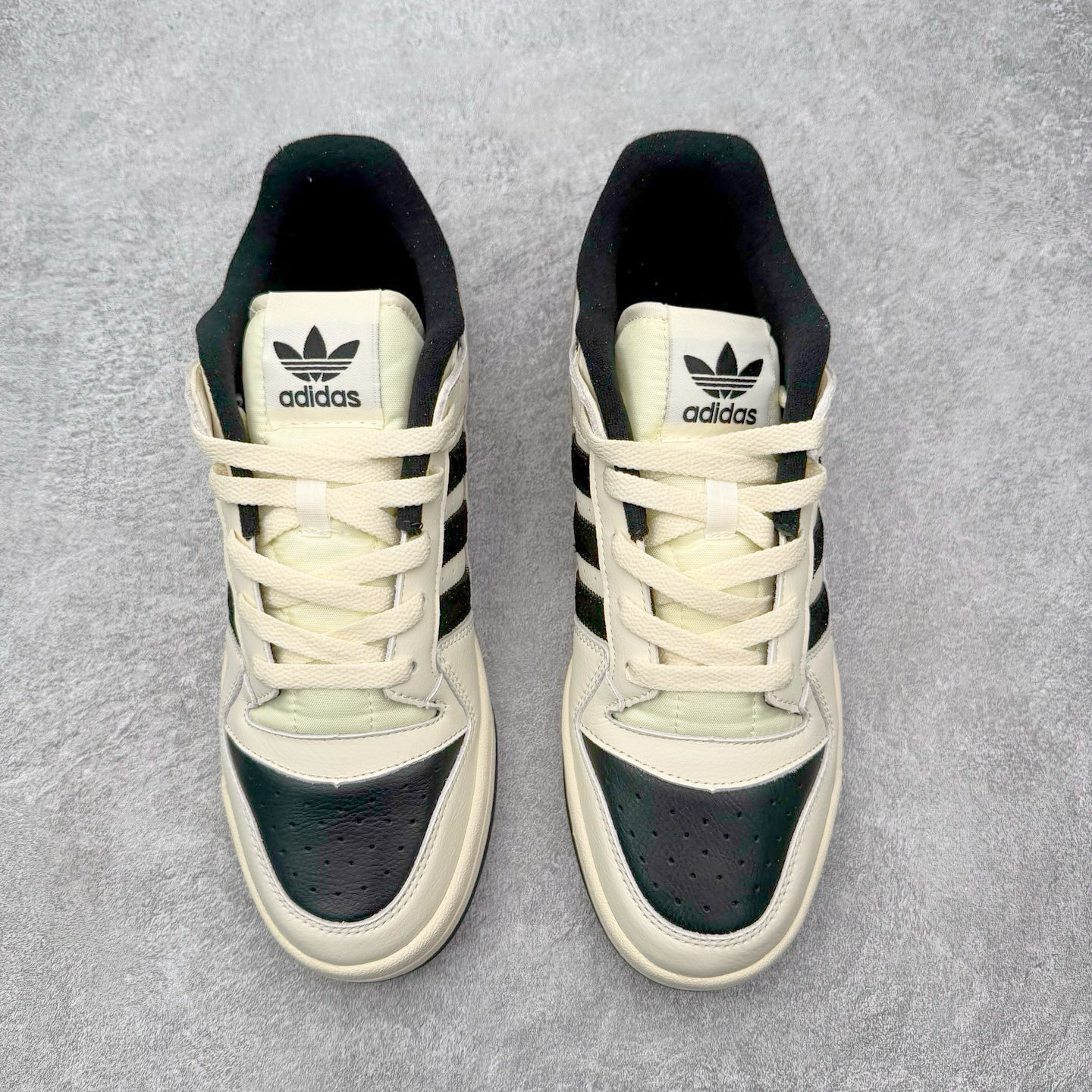 图片[2]-＃C版纯原 AD Forum 84 Low OG 低帮百搭潮流休闲运动板鞋 HP9088 以复古篮球鞋的外形为基础 采用皮革拼接 简约百搭 更加贴合舒适 中底内侧网格造型起到点睛之笔 外底橡胶 更显复古 尺码：36 36.5 37.5 38 38.5 39 40 40.5 41 42 42.5 43 44 44.5 45-选品中心