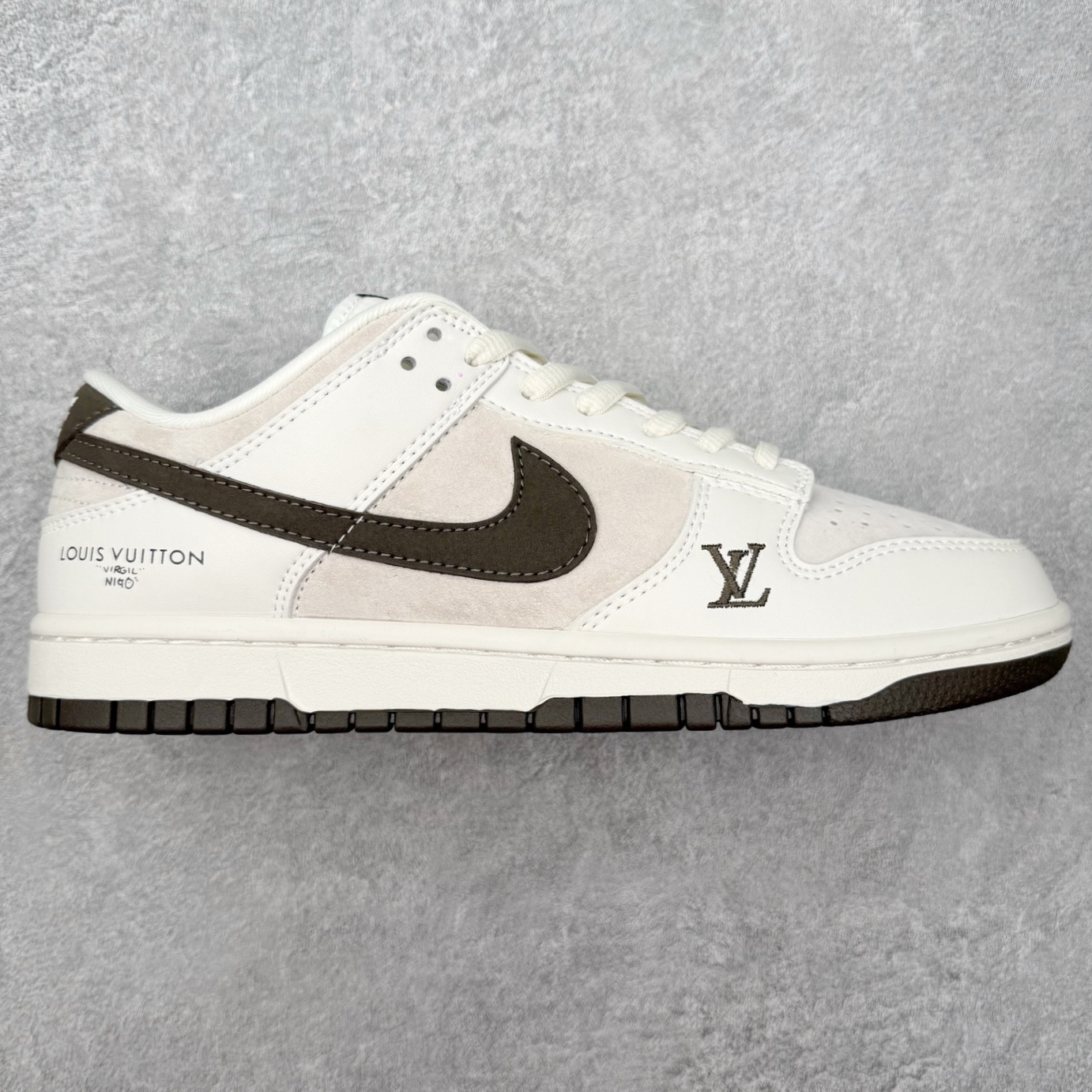 ＃SS史诗 NK Dunk Low 潮流时尚舒适防滑耐磨低帮板鞋 全网最全Dunk系列配色 实力大厂出品 新配色陆续开发 利润个位数只为口碑 超强性价比 全套原纸板楦头开发 确保原汁原味 完美呈现DUNK版型 一比一鞋头弧度高度鞋身弧度 此版本只针对中端市场 皮料材质有所更替 其他数据细节工艺流程均保持一致 绝不口嗨 细节品控鞋型随意对比 独家私模官方第六代原厂航空铝磨具打磨大底 鞋头坡度极致还原 无解鞋型 原盒原配 圈内天花板工艺 原厂玻璃冲刀 超高清洁度 全鞋零毛边皮料切割 原厂中底布点胶 中底布拉帮走线遵循公司 尺码：36 36.5 37.5 38 38.5 39 40 40.5 41 42 42.5 43 44 44.5 45 46-选品中心