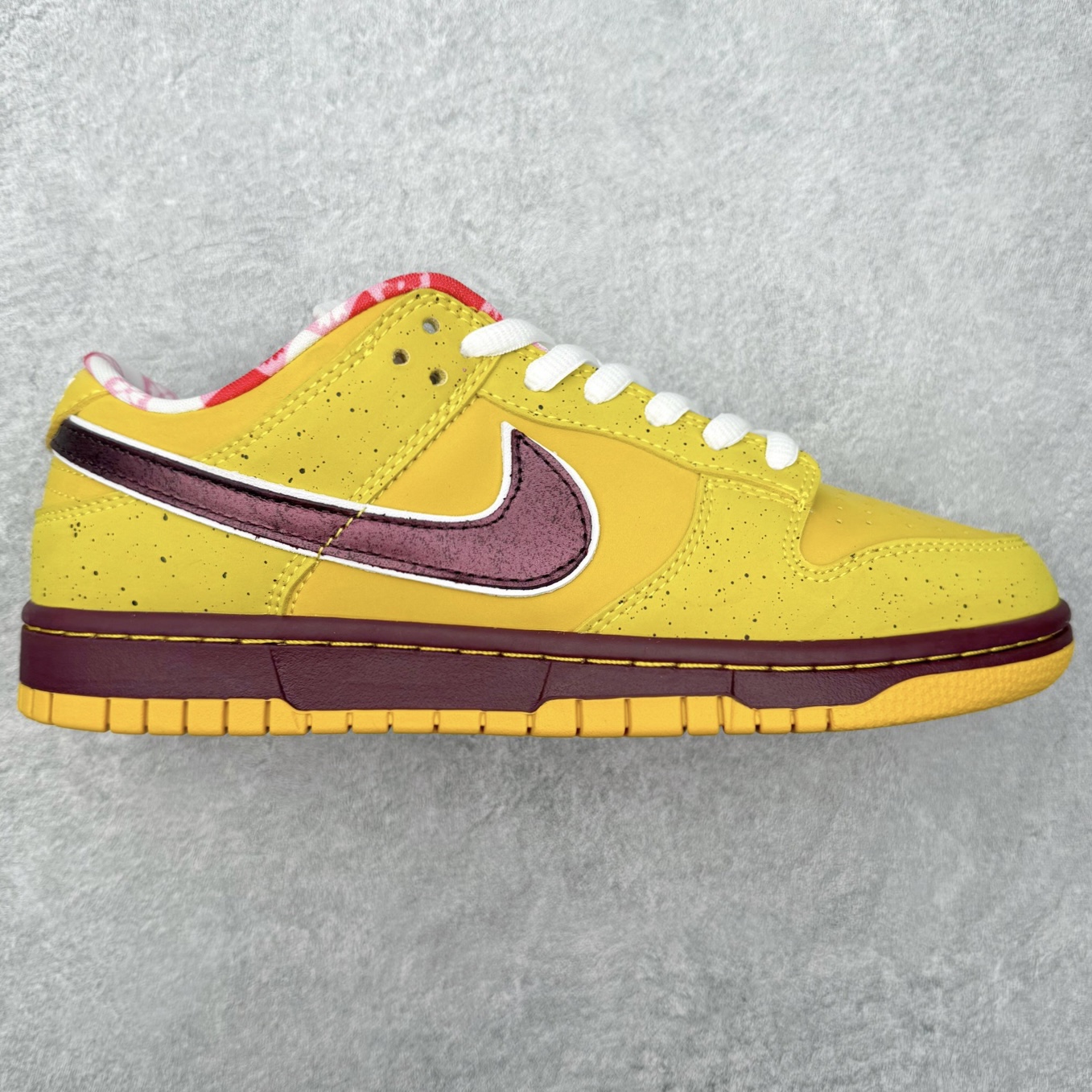 ＃SS史诗 NK SB Dunk Low 潮流时尚舒适防滑耐磨低帮板鞋 全网最全Dunk系列配色 实力大厂出品 新配色陆续开发 利润个位数只为口碑 超强性价比 全套原纸板楦头开发 确保原汁原味 完美呈现DUNK版型 一比一鞋头弧度高度鞋身弧度 此版本只针对中端市场 皮料材质有所更替 其他数据细节工艺流程均保持一致 绝不口嗨 细节品控鞋型随意对比 独家私模官方第六代原厂航空铝磨具打磨大底 鞋头坡度极致还原 无解鞋型 原盒原配 圈内天花板工艺 原厂玻璃冲刀 超高清洁度 全鞋零毛边皮料切割 原厂中底布点胶 中底布拉帮走线遵循公司 尺码：36 36.5 37.5 38 38.5 39 40 40.5 41 42 42.5 43 44 44.5 45 46-选品中心