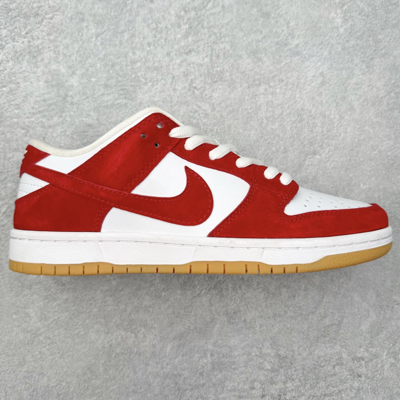＃SS史诗 NK SB Dunk Low 潮流时尚舒适防滑耐磨低帮板鞋 全网最全Dunk系列配色 实力大厂出品 新配色陆续开发 利润个位数只为口碑 超强性价比 全套原纸板楦头开发 确保原汁原味 完美呈现DUNK版型 一比一鞋头弧度高度鞋身弧度 此版本只针对中端市场 皮料材质有所更替 其他数据细节工艺流程均保持一致 绝不口嗨 细节品控鞋型随意对比 独家私模官方第六代原厂航空铝磨具打磨大底 鞋头坡度极致还原 无解鞋型 原盒原配 圈内天花板工艺 原厂玻璃冲刀 超高清洁度 全鞋零毛边皮料切割 原厂中底布点胶 中底布拉帮走线遵循公司 尺码：36 36.5 37.5 38 38.5 39 40 40.5 41 42 42.5 43 44 44.5 45 46-选品中心