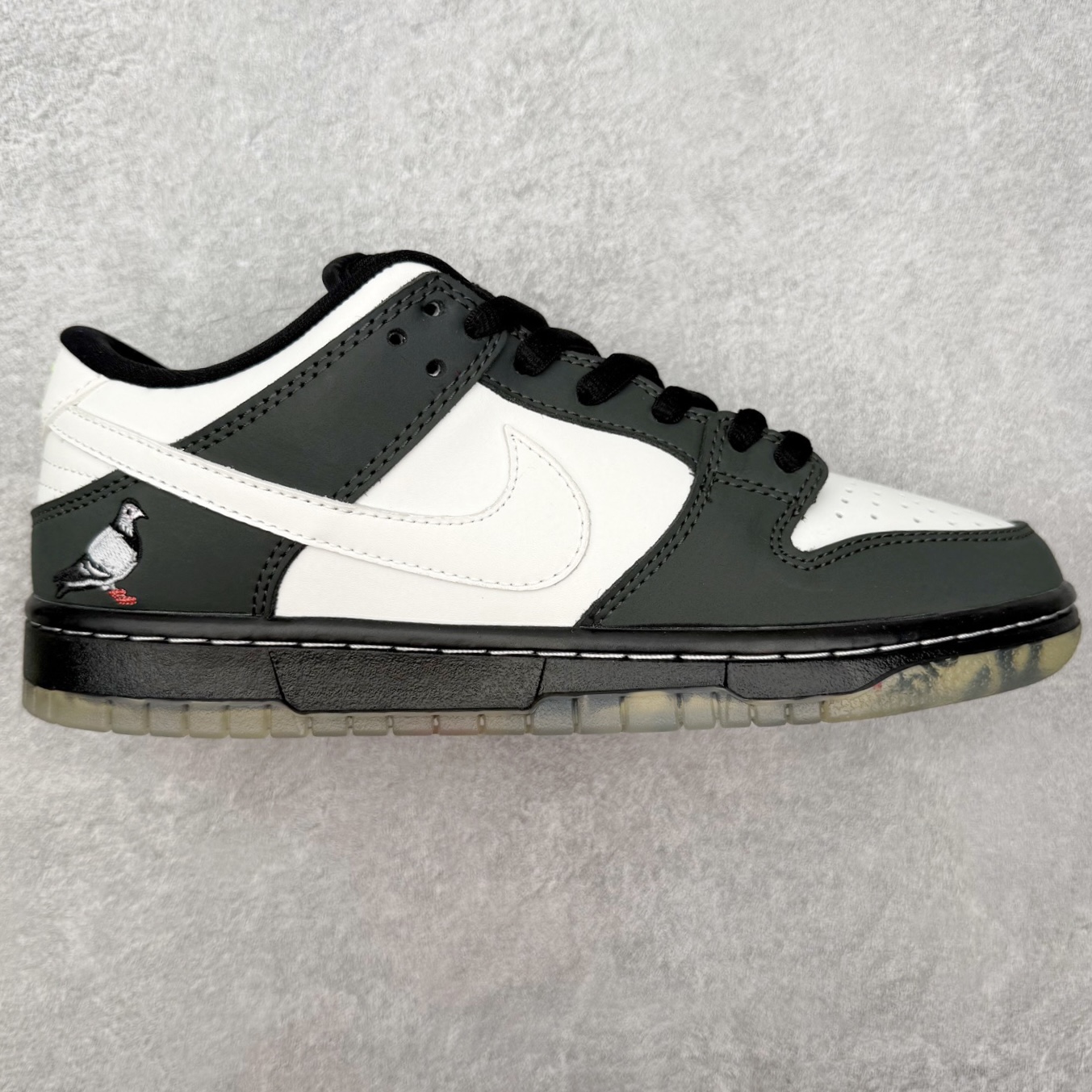 ＃SS史诗 NK SB Dunk Low 潮流时尚舒适防滑耐磨低帮板鞋 全网最全Dunk系列配色 实力大厂出品 新配色陆续开发 利润个位数只为口碑 超强性价比 全套原纸板楦头开发 确保原汁原味 完美呈现DUNK版型 一比一鞋头弧度高度鞋身弧度 此版本只针对中端市场 皮料材质有所更替 其他数据细节工艺流程均保持一致 绝不口嗨 细节品控鞋型随意对比 独家私模官方第六代原厂航空铝磨具打磨大底 鞋头坡度极致还原 无解鞋型 原盒原配 圈内天花板工艺 原厂玻璃冲刀 超高清洁度 全鞋零毛边皮料切割 原厂中底布点胶 中底布拉帮走线遵循公司 尺码：36 36.5 37.5 38 38.5 39 40 40.5 41 42 42.5 43 44 44.5 45 46-选品中心