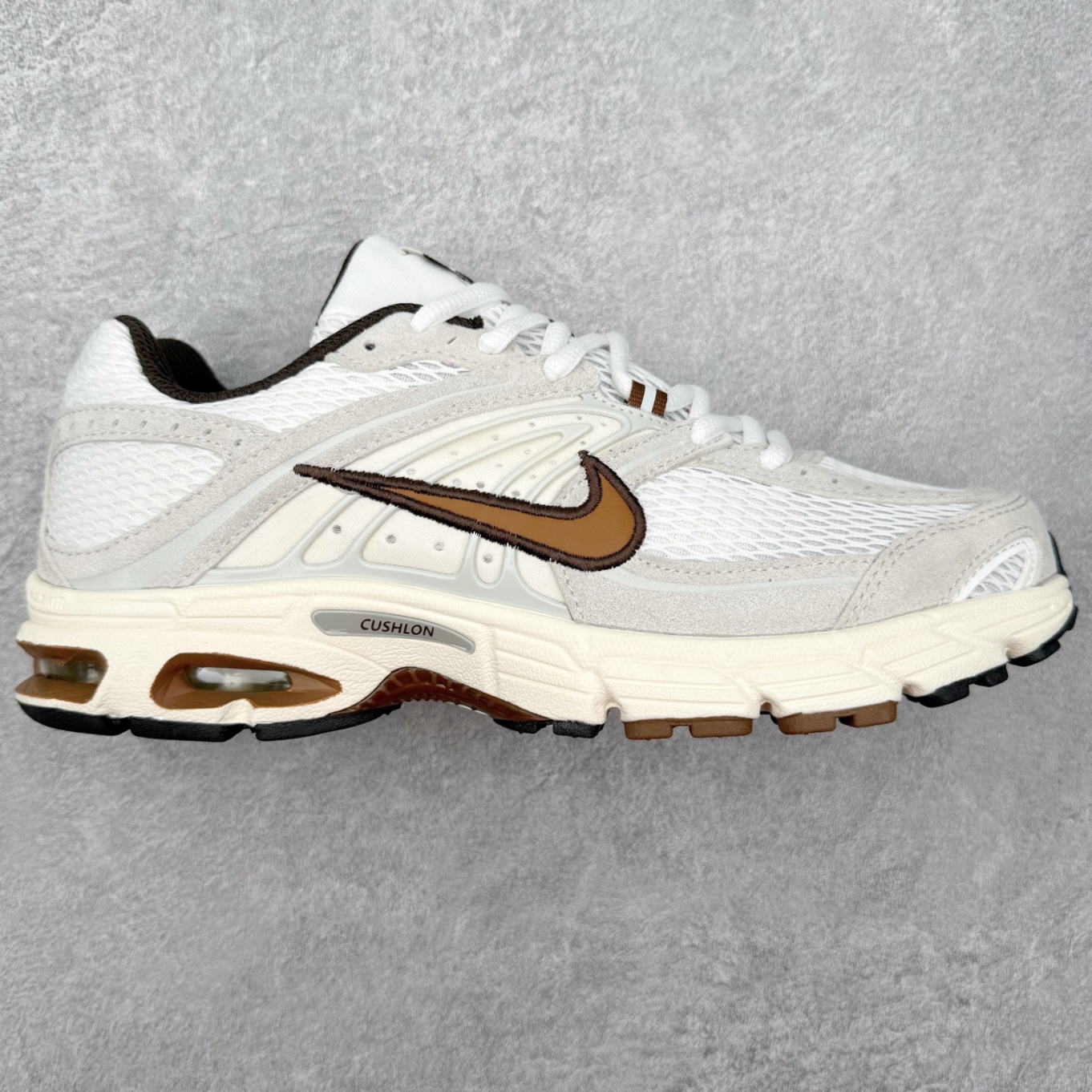 NK Air Max Moto 2K 舒适百搭耐磨 低帮跑步鞋 实拍调校N版已经零色差零失真 百分百还原实物色彩所见即所得 不存在货不对板色差等低级问题 选购参考实物拍摄 不混卖不参货 只用心做好货严格选品 承诺混一赔十 尺码：36 36.5 37.5 38 38.5 39 40 40.5 41 42 42.5 43 44 44.5 45-选品中心