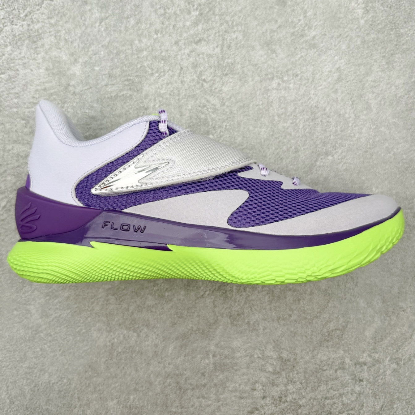 UA Curry Fox 1 HFD AL 福克斯 狐狸一代 舒适百搭 减震防滑 低帮 篮球鞋 实拍调校N版已经零色差零失真 百分百还原实物色彩所见即所得 不存在货不对板色差等低级问题 选购参考实物拍摄 不混卖不参货 只用心做好货严格选品 承诺混一赔十 尺码：39 40 40.5 41 42 42.5 43 44 44.5 45 46-选品中心