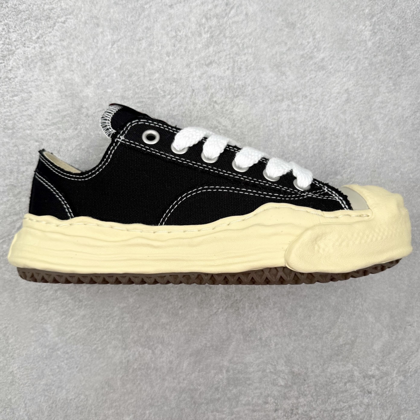 Maison Mihara Yasuhiro Hank Sneakers 三原康裕开口笑创新溶解风变形溶