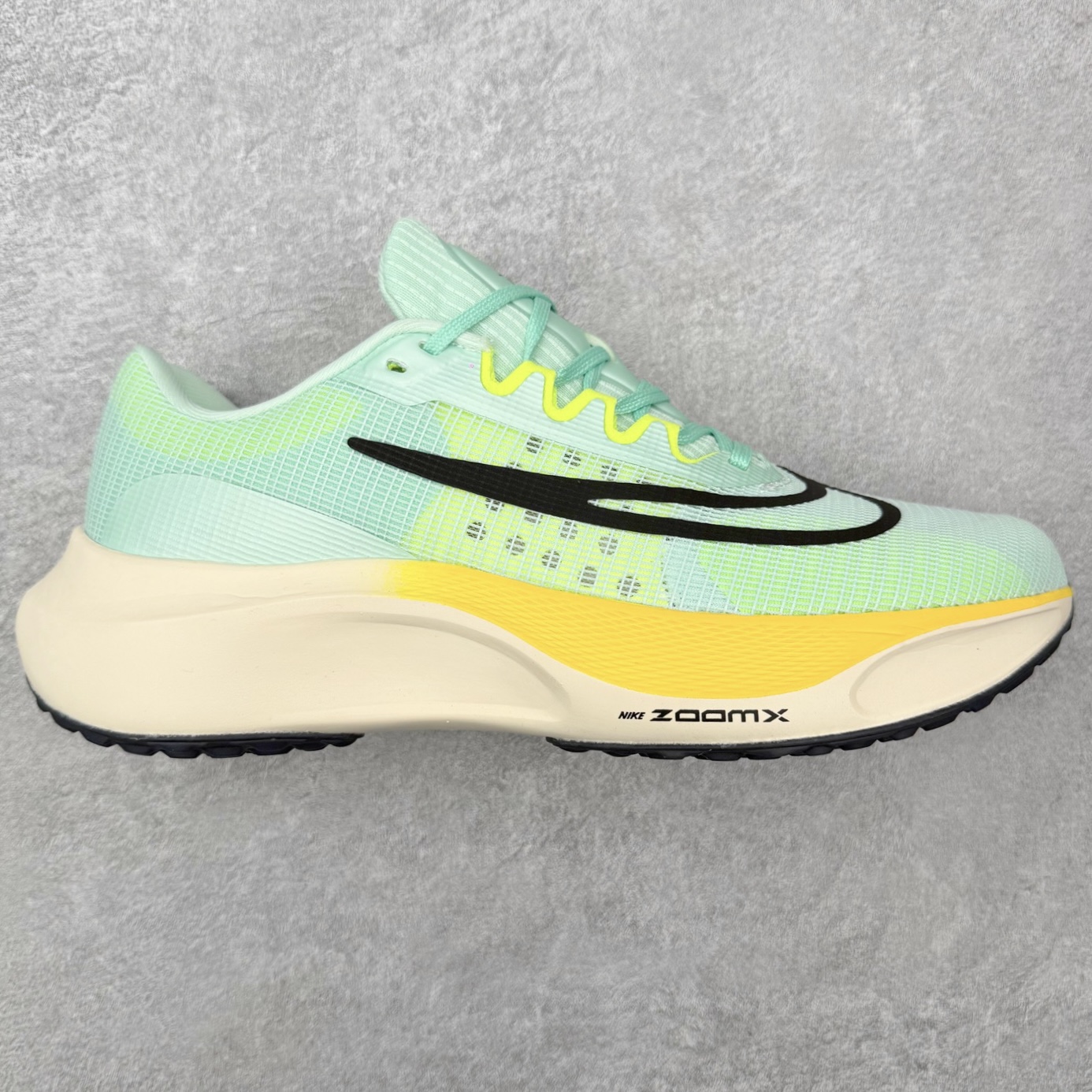 ＃福利特价‼️ NK Zoom Fly 5 马拉松长跑运动休闲缓震碳板跑步鞋 实拍调校N版已经零色差零失