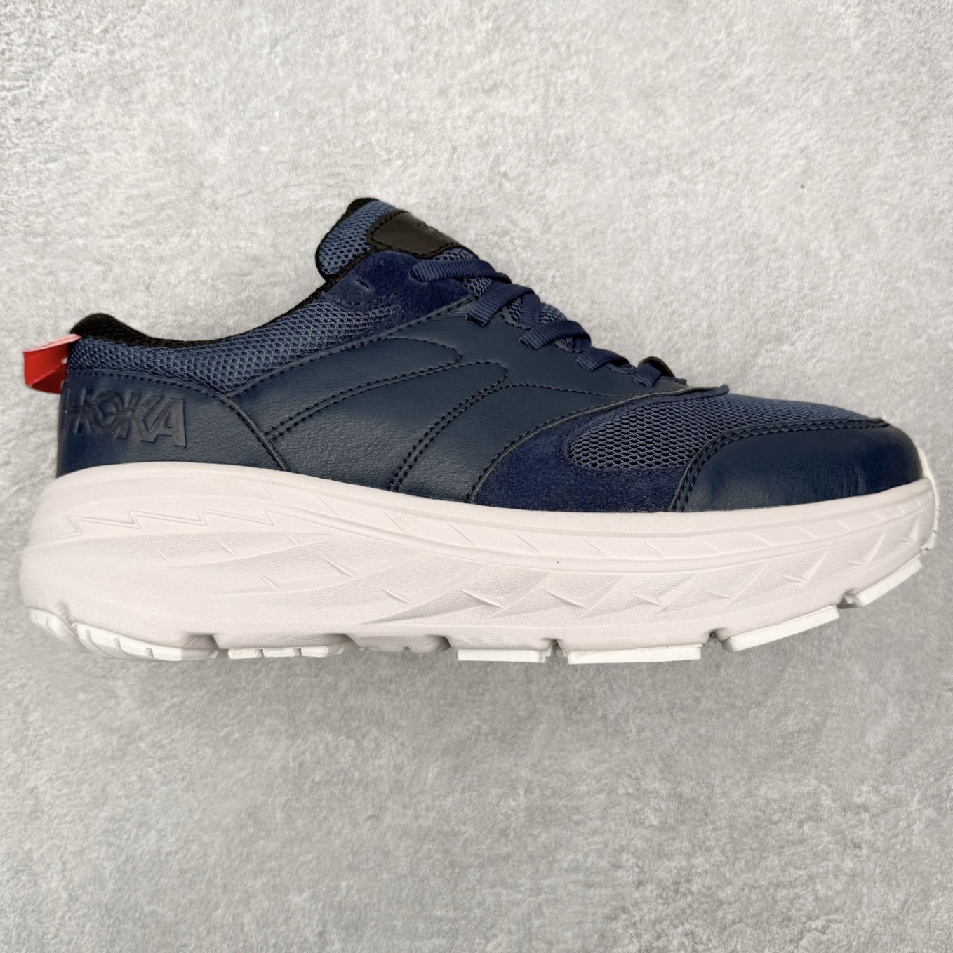 HOKA ONE ONE Bondi L 舒适百搭减震防滑耐磨低帮休闲跑步鞋 HOKA ONE ONE是