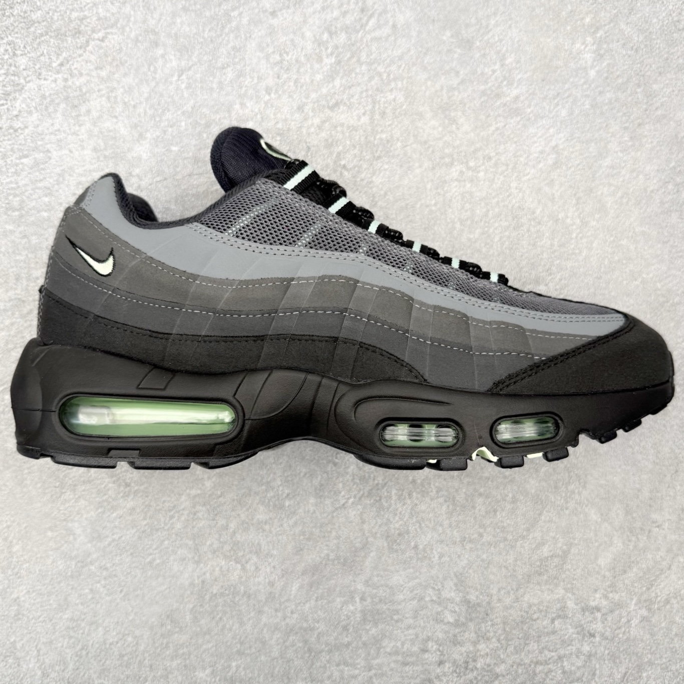 NK Air Max 95 复古减震气垫跑鞋 灰黑 HM0622-001 经典重温 外单专供大厂出品 品