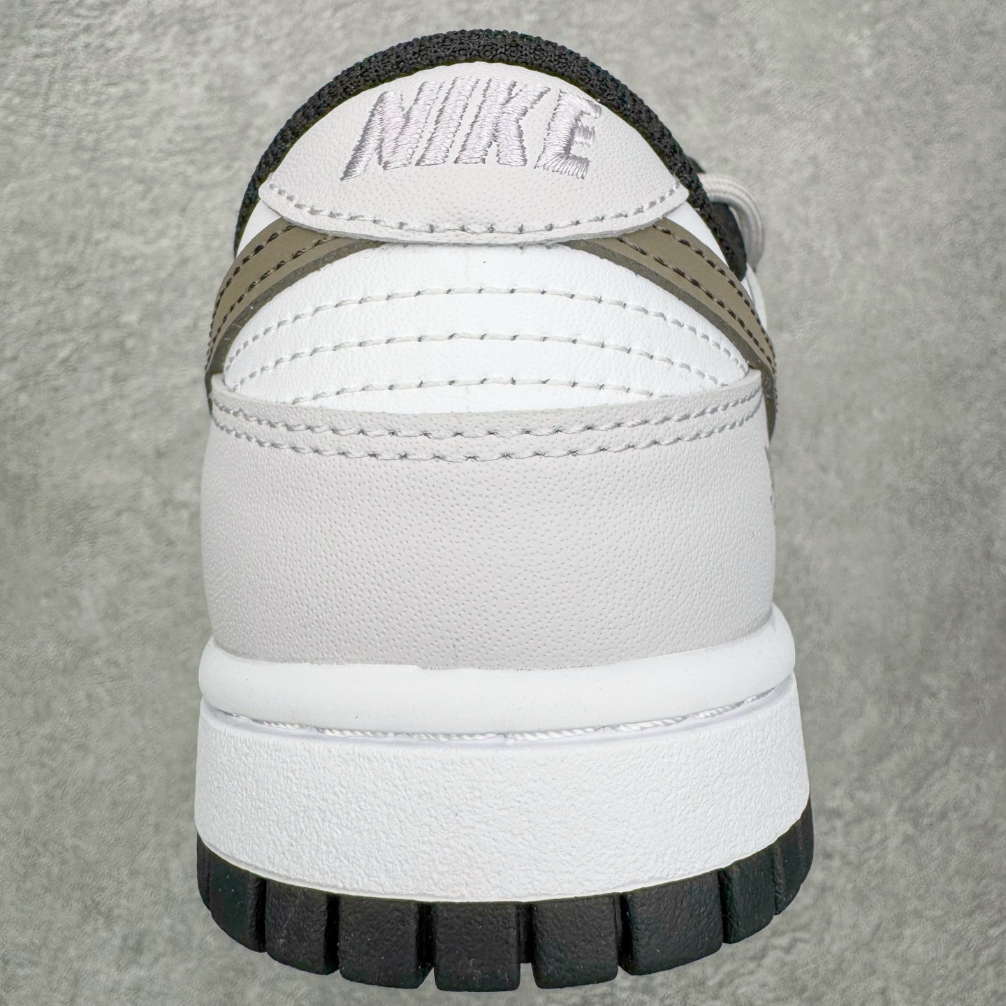 ＃YC纯原 NK Dunk Low 暮山紫 CW1590-100 此款灵感取自天光将尽时，远山那一抹氤氲