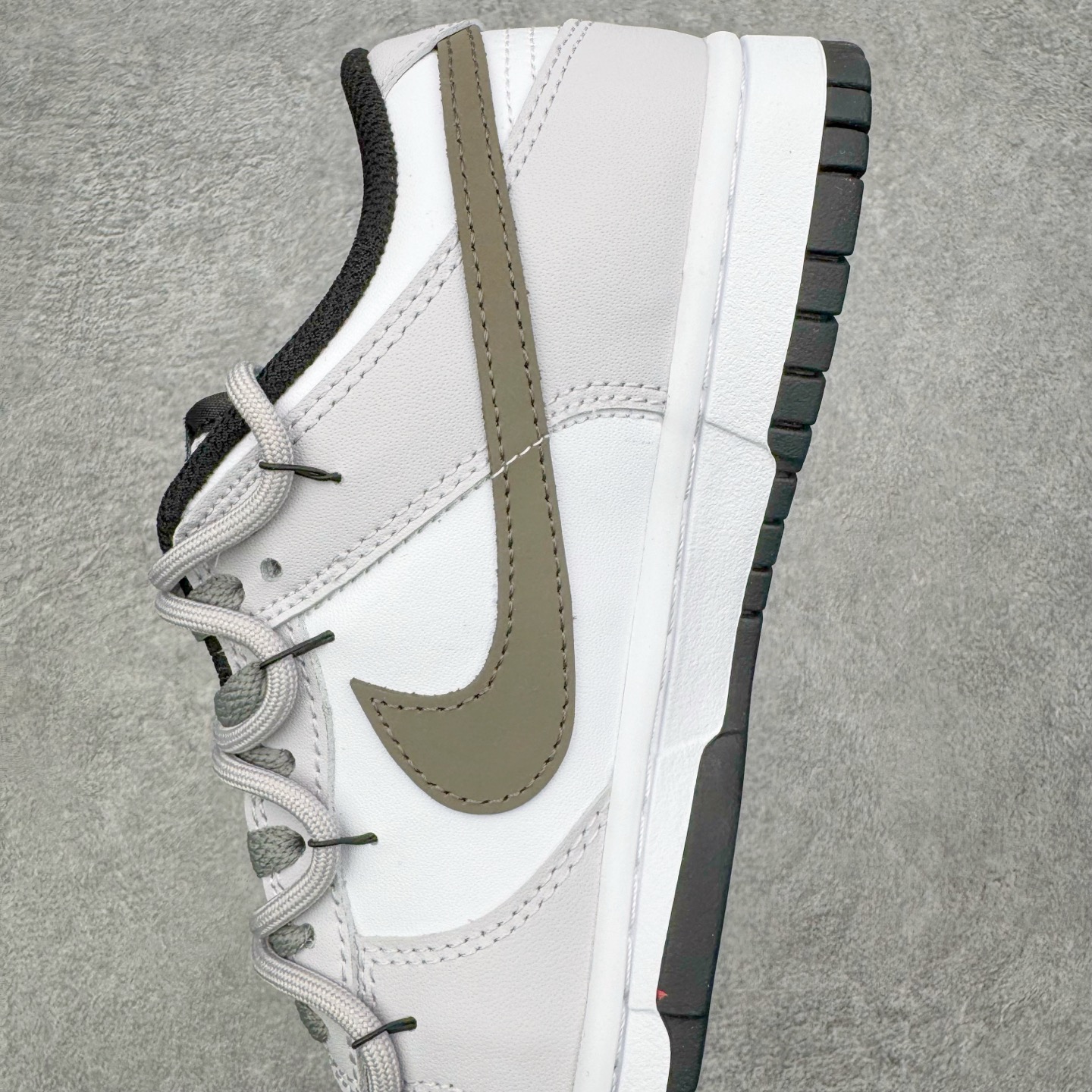 ＃YC纯原 NK Dunk Low 暮山紫 CW1590-100 此款灵感取自天光将尽时，远山那一抹氤氲