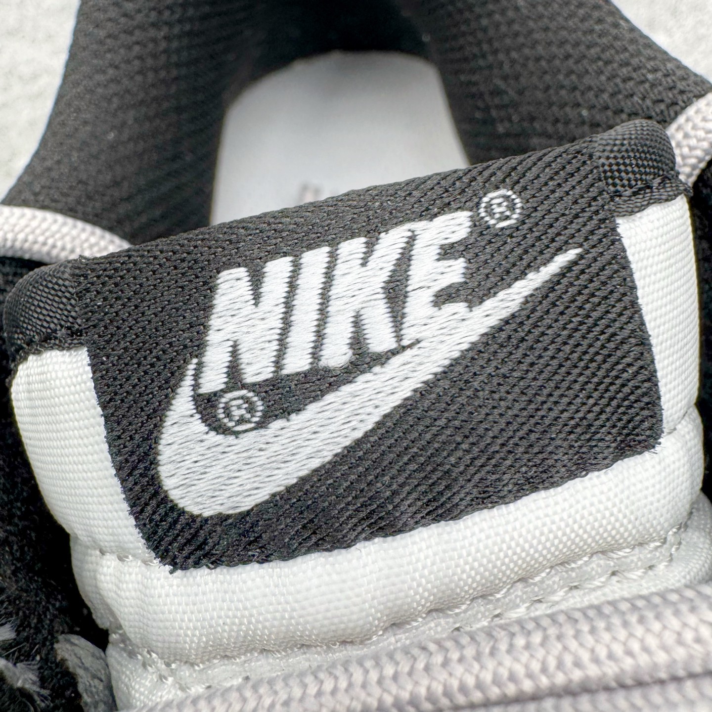 ＃YC纯原 NK Dunk Low 暮山紫 CW1590-100 此款灵感取自天光将尽时，远山那一抹氤氲