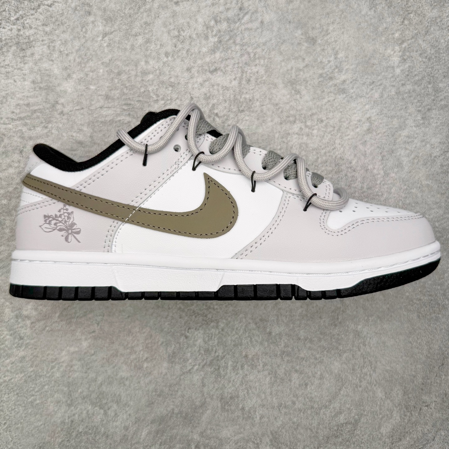 ＃YC纯原 NK Dunk Low 暮山紫 CW1590-100 此款灵感取自天光将尽时，远山那一抹氤氲