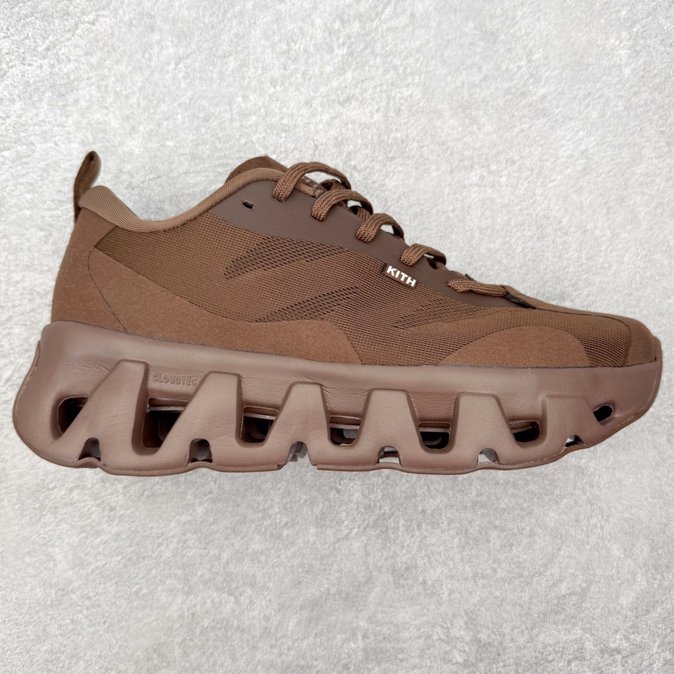 On x KITH K-Tech 1 昂跑舒适贴合透气跑步鞋 黑色四层组合大底 原数据开版这款联名跑鞋采