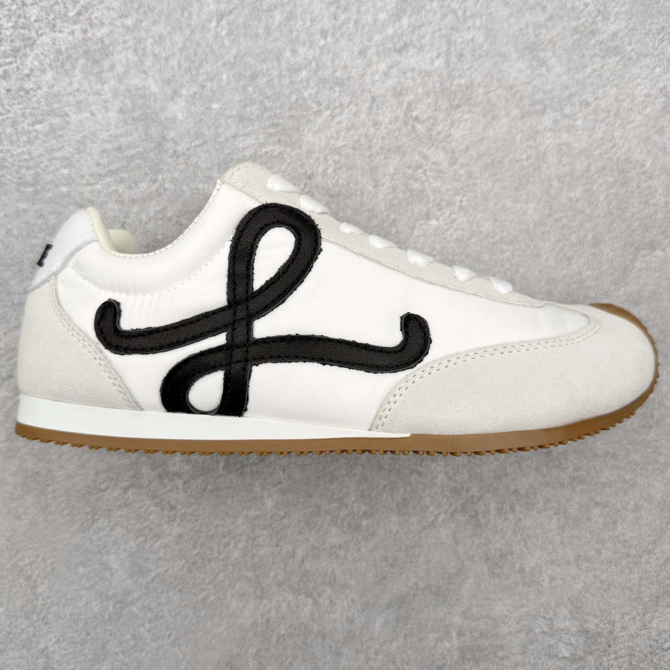 罗意威Loewe Ballet Runner 2.0 Sneakers 芭蕾舞2.0系列阿甘复古风德训薄