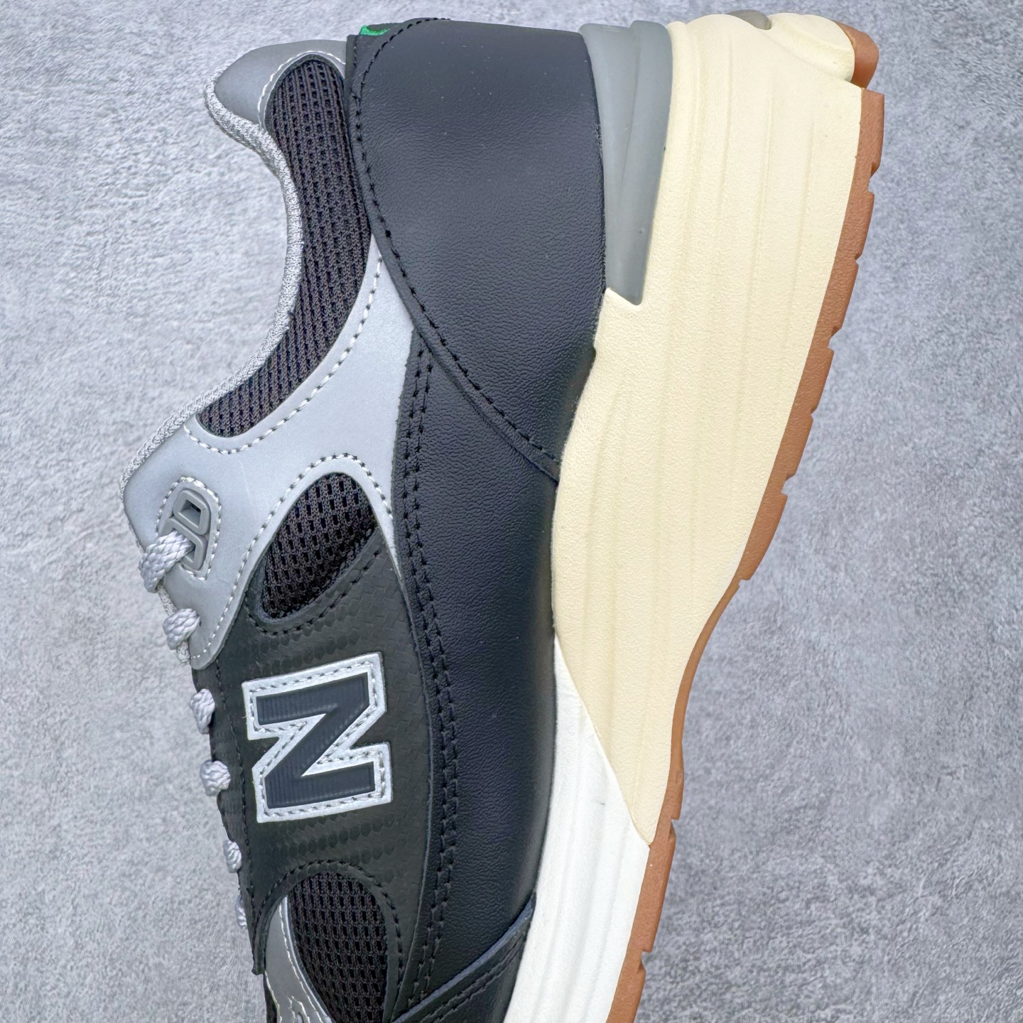Up There × New Balance NB991 V2 舒适贴合 低帮跑步鞋 男女同款 联名黑色