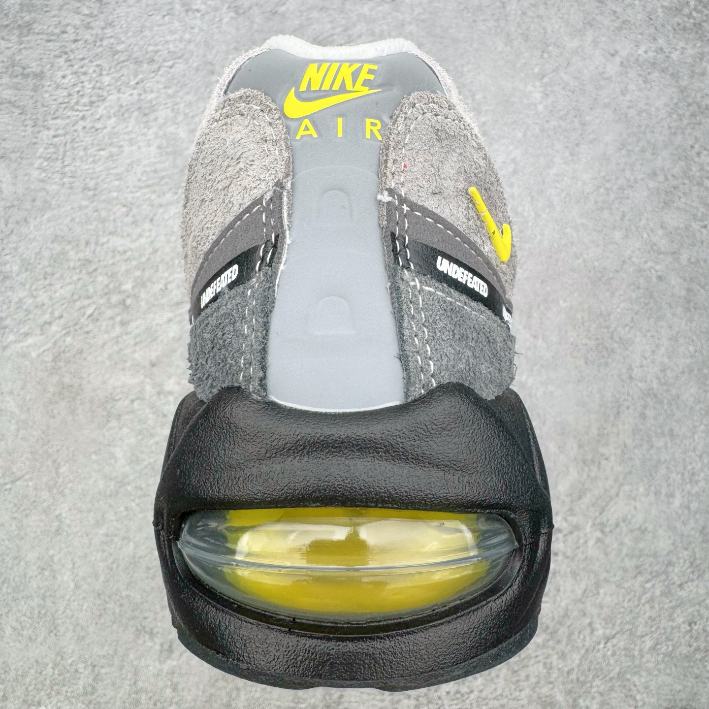 ＃KZ神版 UNDEFEATED x NK Air Max 95 SP 上海限定 联名灰黄 IB4523