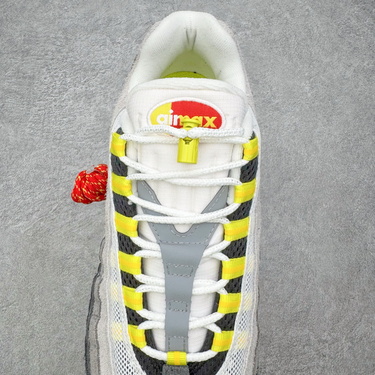 ＃KZ神版 UNDEFEATED x NK Air Max 95 SP 上海限定 联名灰黄 IB4523