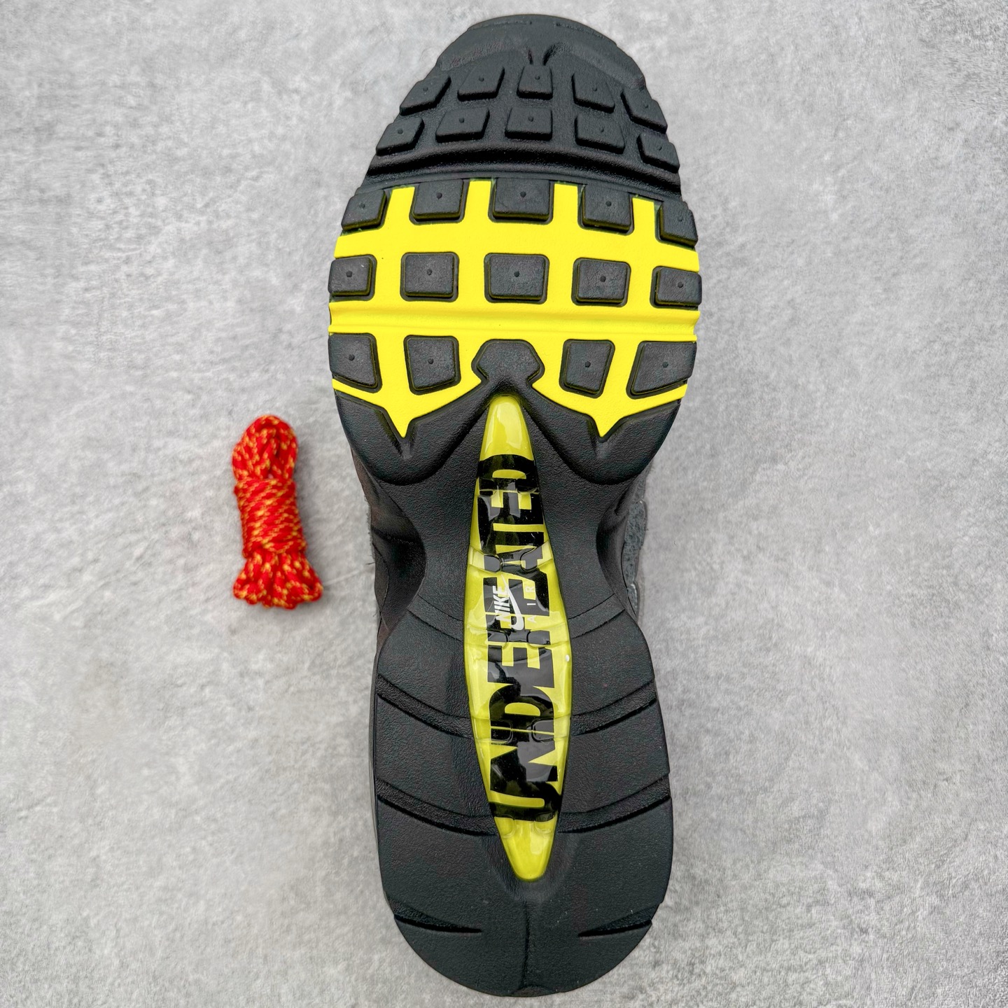 ＃KZ神版 UNDEFEATED x NK Air Max 95 SP 上海限定 联名灰黄 IB4523