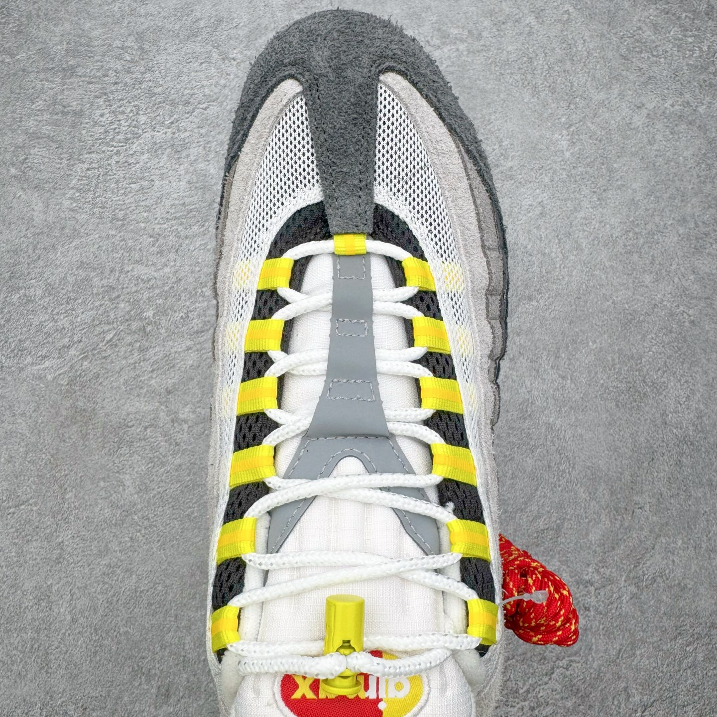 ＃KZ神版 UNDEFEATED x NK Air Max 95 SP 上海限定 联名灰黄 IB4523