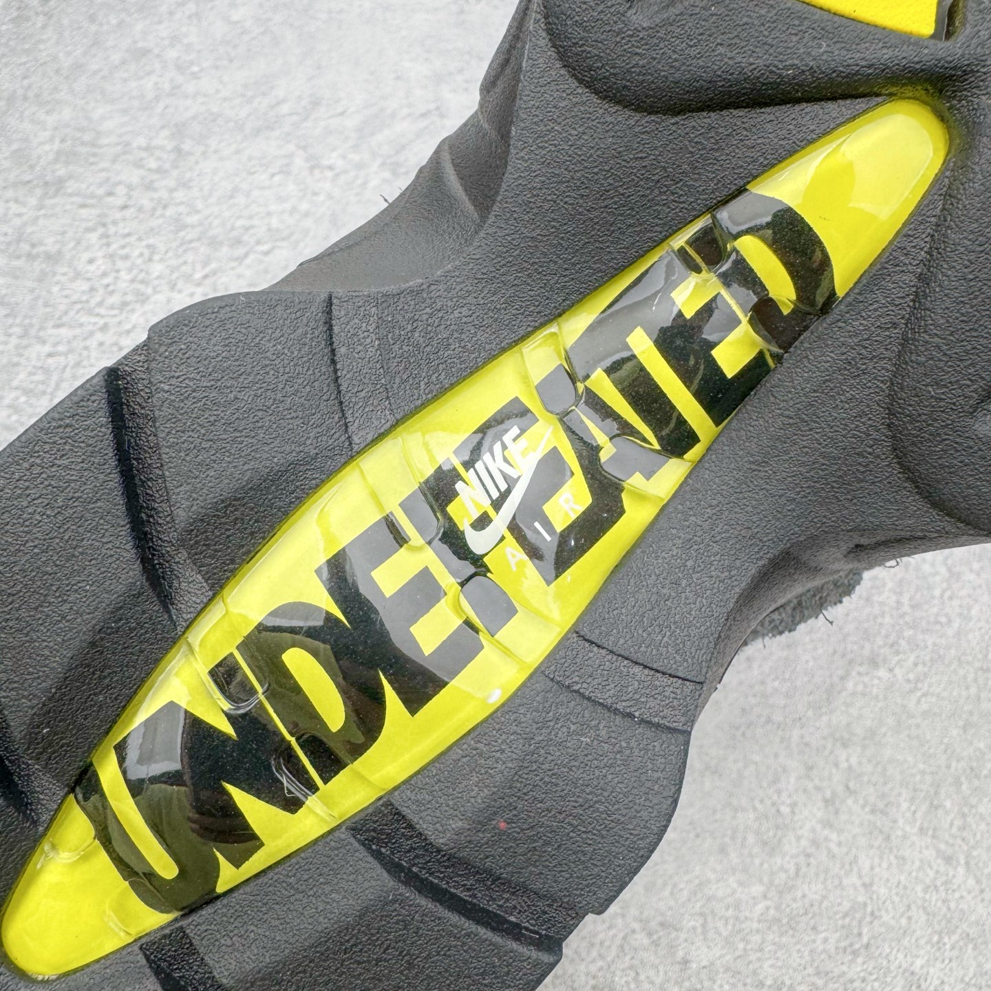 ＃KZ神版 UNDEFEATED x NK Air Max 95 SP 上海限定 联名灰黄 IB4523