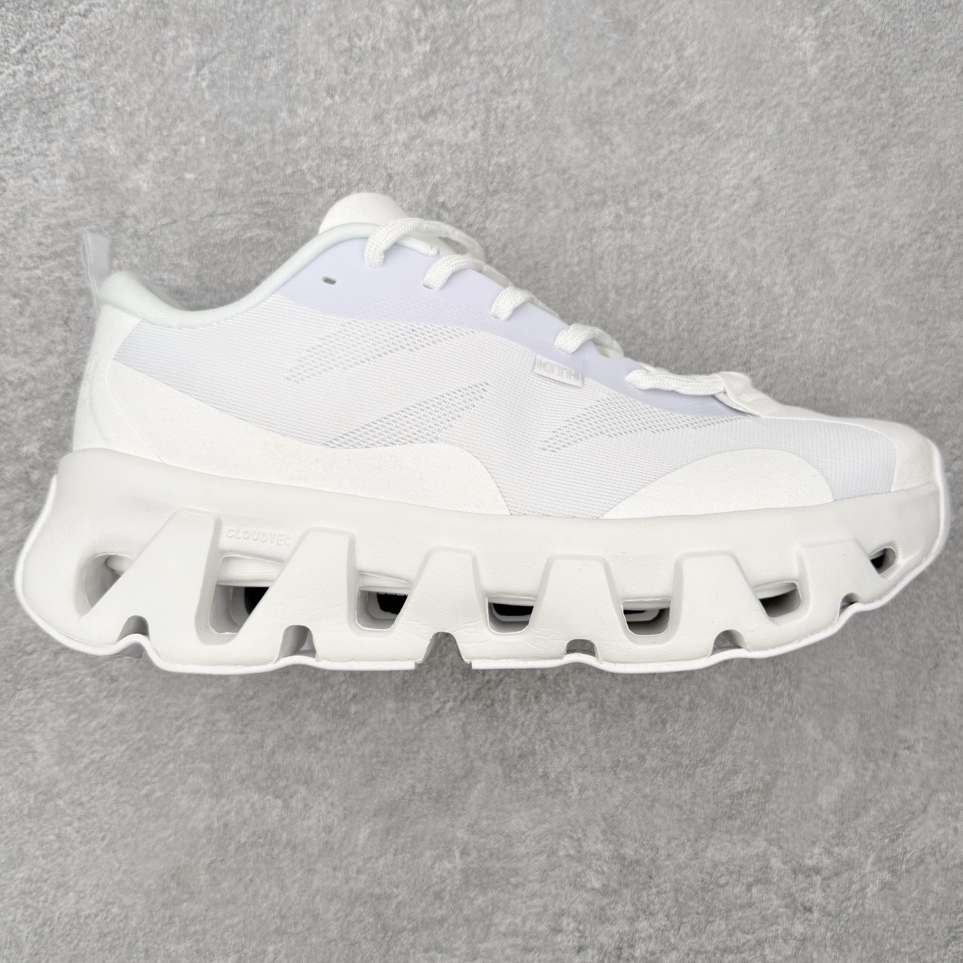 On x KITH K-Tech 1 昂跑舒适贴合透气跑步鞋 黑色四层组合大底 原数据开版这款联名跑鞋采