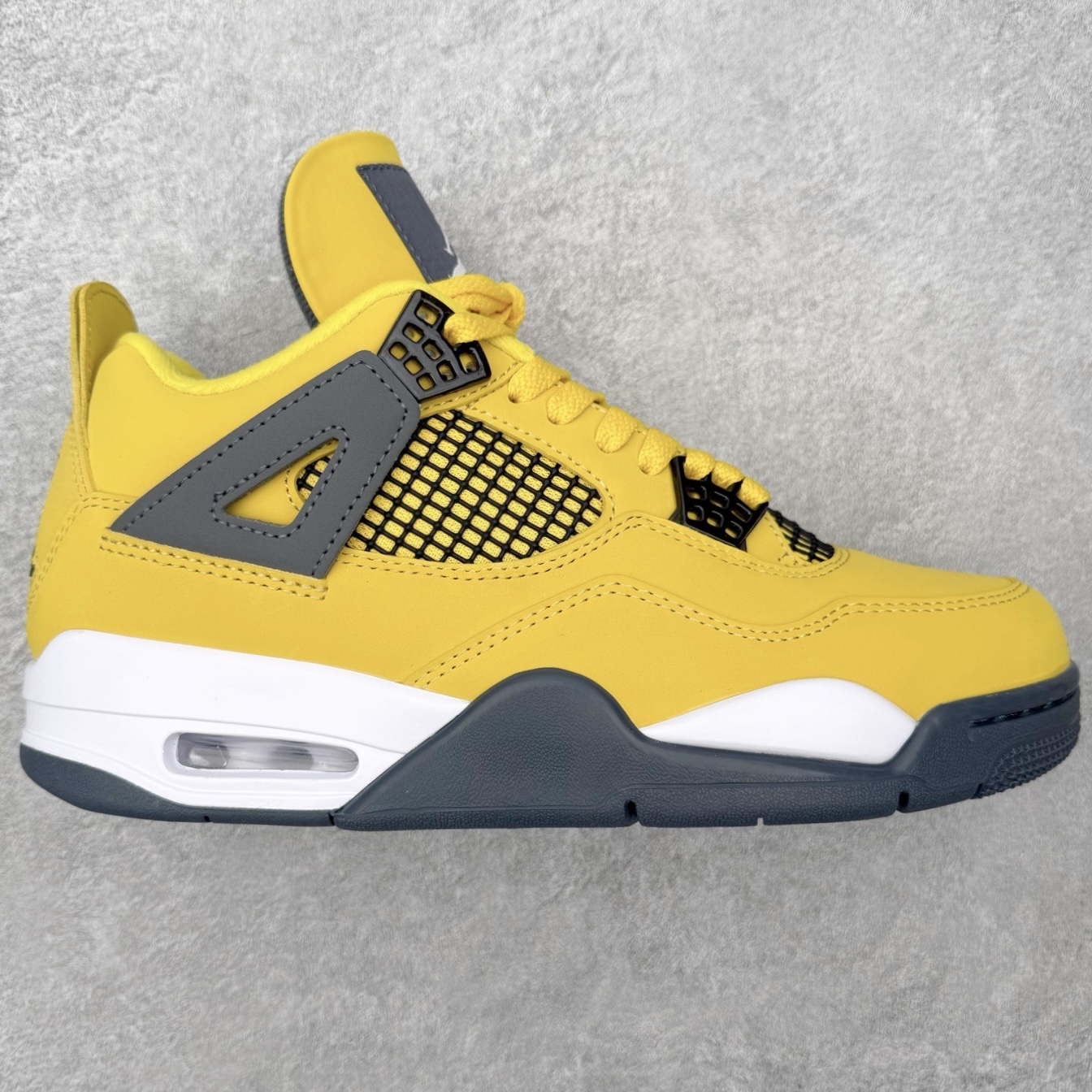 ＃DT纯原 Air Jordan AJ4 Retro 黑黄电母 货号：CT8527-700 原厂头层皮料 全新升级改良 原鞋原楦原纸板同源开发 完美呈现乔4的版型 内侧正确双色网格 还原细节 正确气垫颜色 正确网格工艺 正确拉帮工艺 全鞋原装材料制作 原档案原模具打造 支持全方位与正品对比 尺码：40 40.5 41 42 42.5 43 44 44.5 45 46 47.5-选品中心