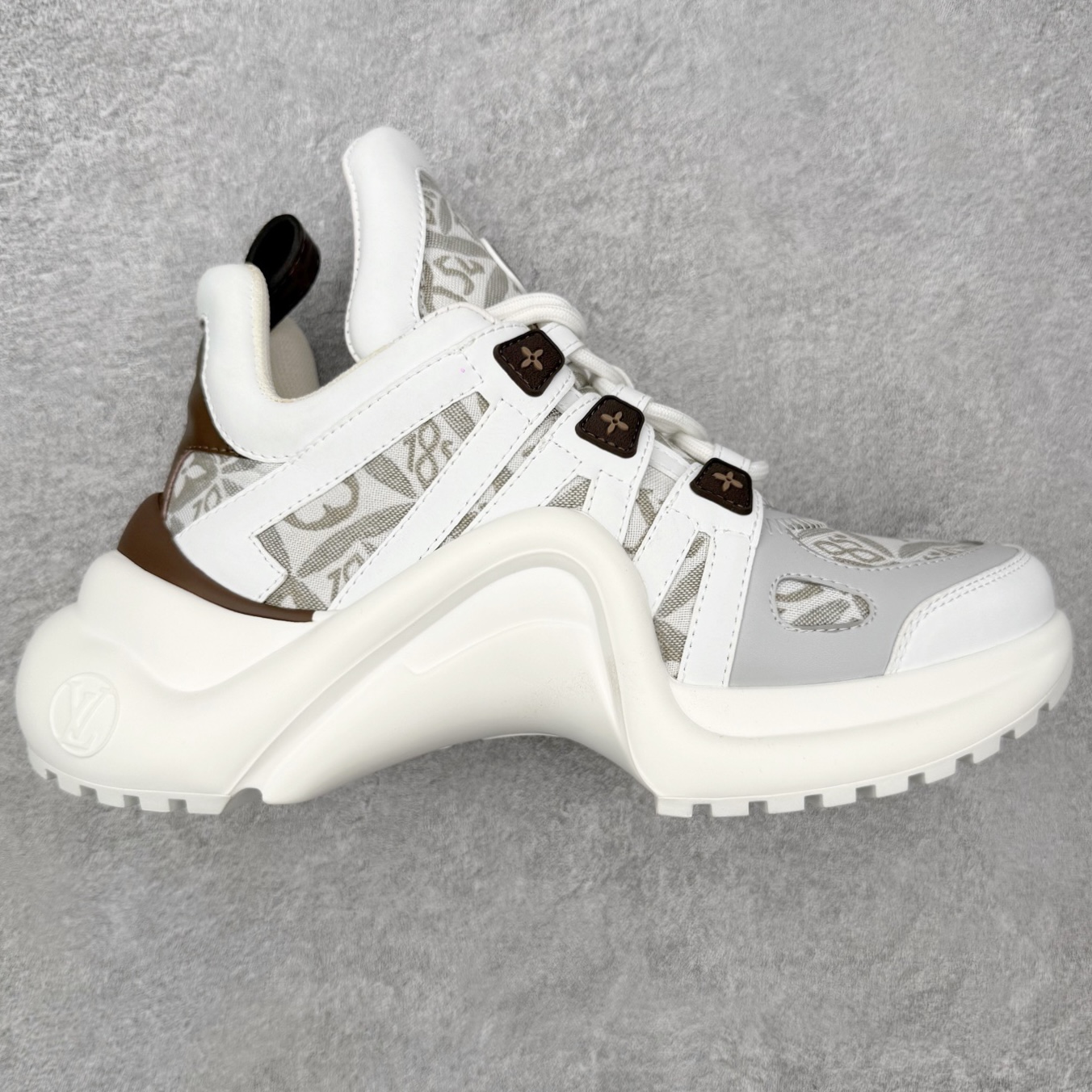 图片[3]-＃纯原 Louis Vuitton Archlight Sneakers lv真皮拼色减震运动弓型舞蹈复古走秀老爹运动鞋 升级2023原装配件5D效果礼盒及全套原装配件包装物#支持感应NFC官网跳转#雪梨形超软沙绒纸团+细节制造精品#采用头层小牛皮革饰片#独立开发TPU回弹中底#组合TPR耐磨外底#超软皮内里脚垫❗ 尺码：35-39-选品中心