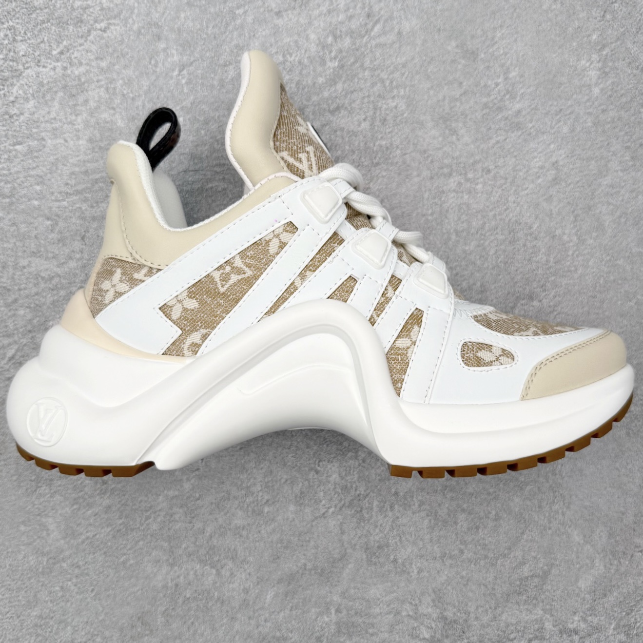 图片[5]-＃纯原 Louis Vuitton Archlight Sneakers lv真皮拼色减震运动弓型舞蹈复古走秀老爹运动鞋 升级2023原装配件5D效果礼盒及全套原装配件包装物#支持感应NFC官网跳转#雪梨形超软沙绒纸团+细节制造精品#采用头层小牛皮革饰片#独立开发TPU回弹中底#组合TPR耐磨外底#超软皮内里脚垫❗ 尺码：35-39-选品中心