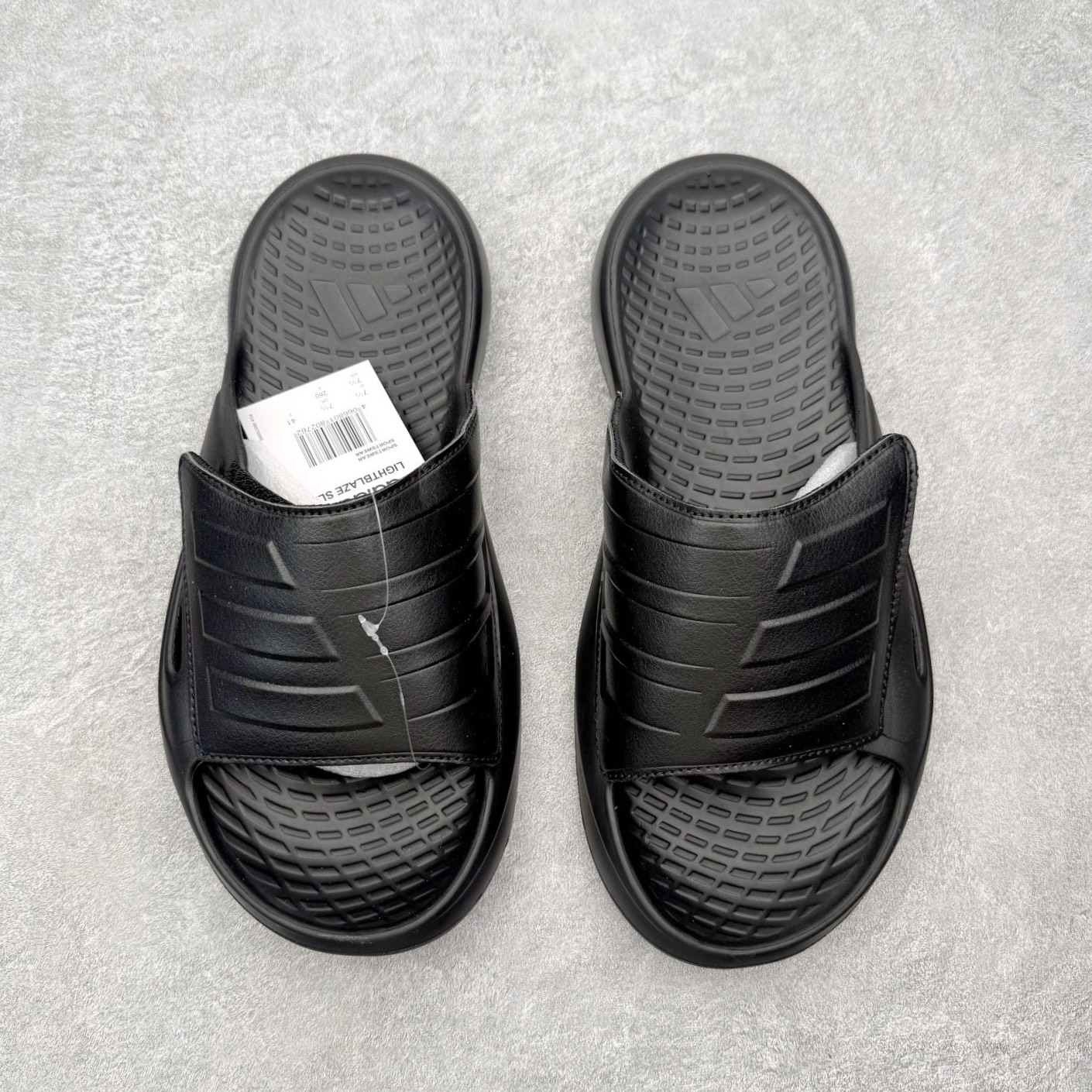 AD LIGHTBLAZE 舒适百搭 防磨一字拖鞋 尺码：39 40 41 42 43 44 45编码：
