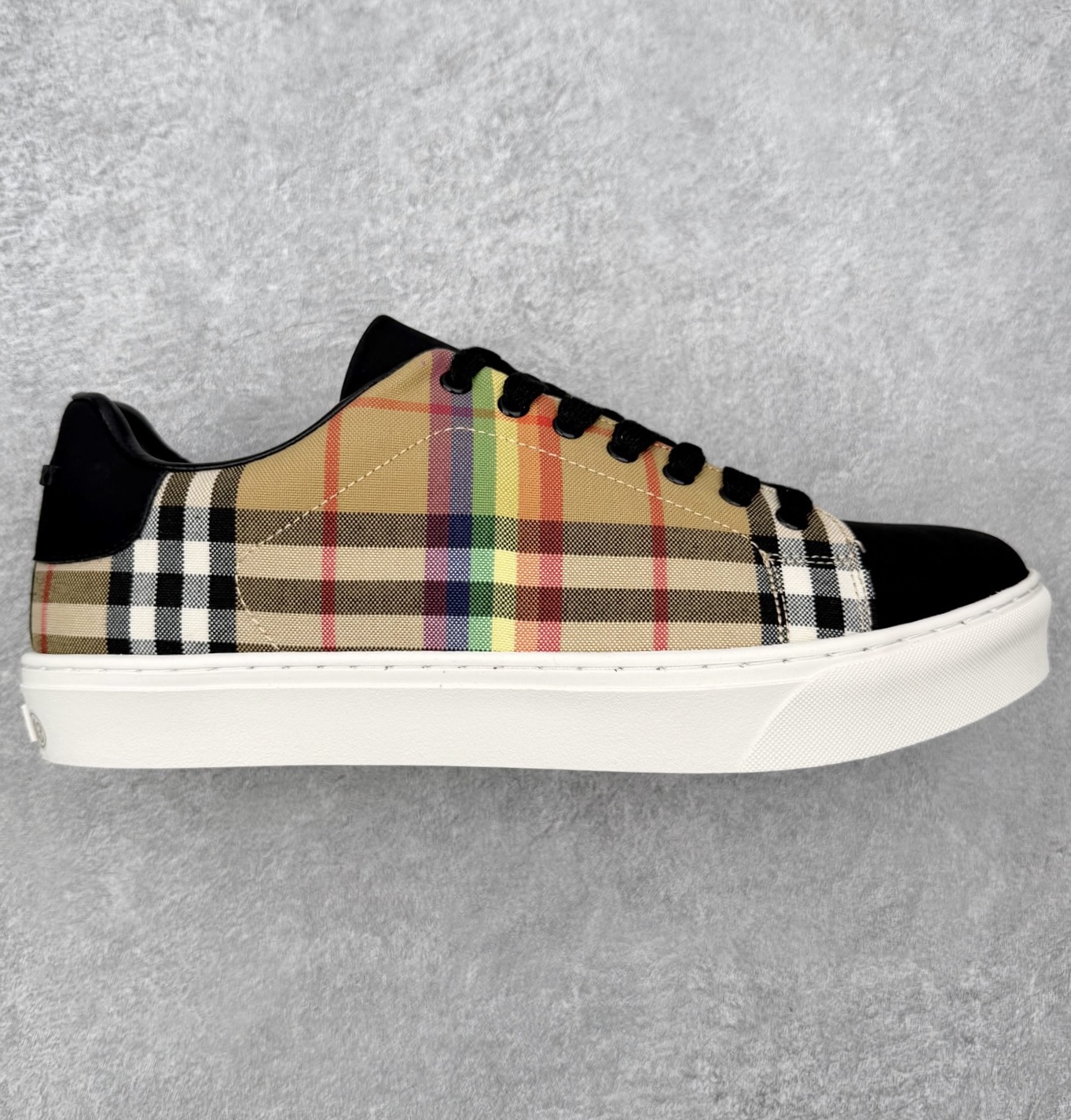 ＃CX Burberry博柏利巴宝莉皮革格纹系带低帮时尚板鞋 选用优质材料，精细制作。经典设计，展现优雅