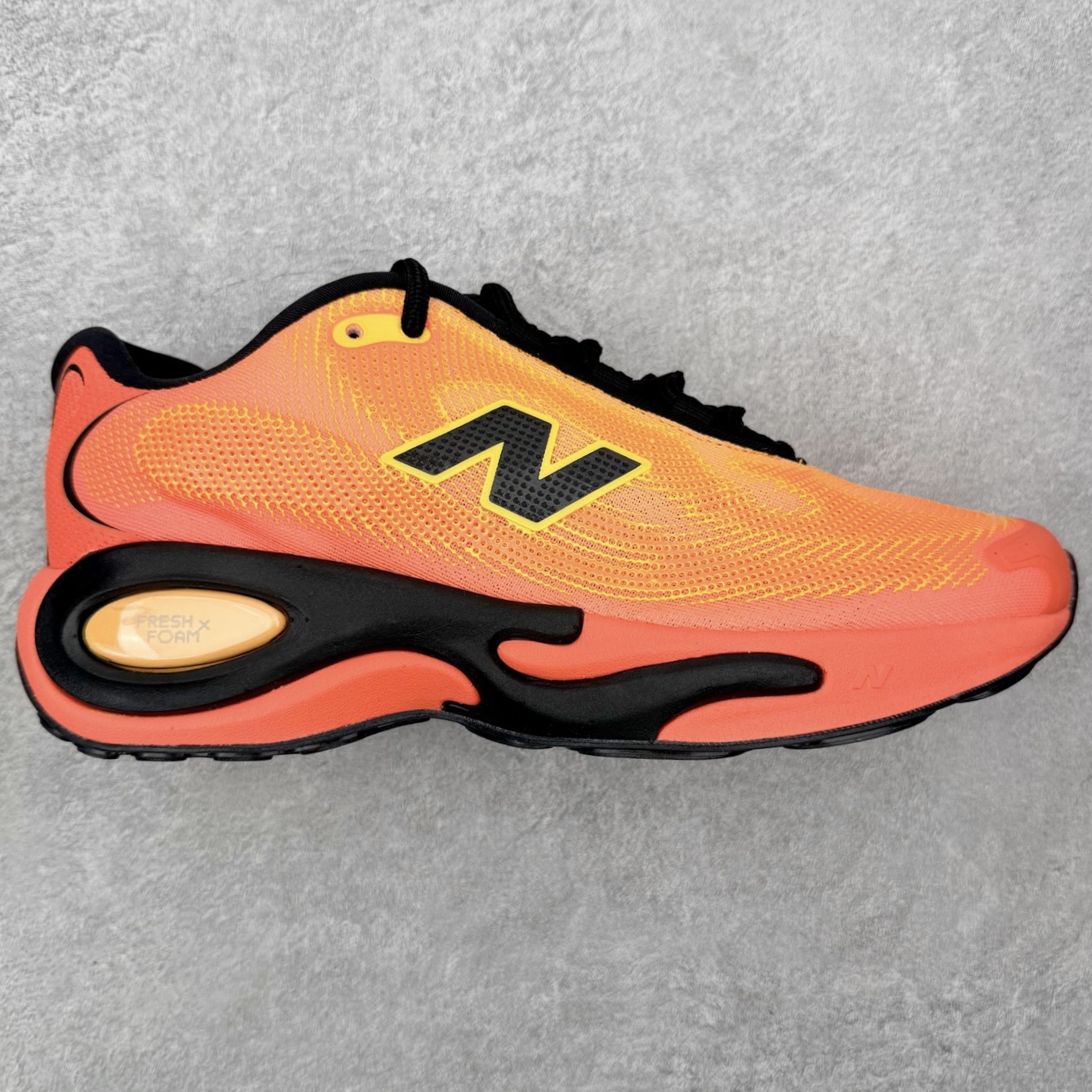 New Balance NB AC Runner 舒适贴合支撑跑步鞋 New Balance公司于1906年诞生在美国马拉松之城波士顿。前身为一家脚弓支撑器专业公司，创始人William J.Riley先生创新和工作的动力来自于他对普通人生活的关注和“帮助人民生活得更好”的追求。历经114年，追求合脚，极度舒适的穿着感受，热爱动起来的健康生活，爱美的设计感觉，New Balance已成为设计、复古与创新的领跑者。尺码：36 37 37.5 38 38.5 39.5 40 40.5 41.5 42 42.5 43 44 44.5 45 45.5 46.5-选品中心