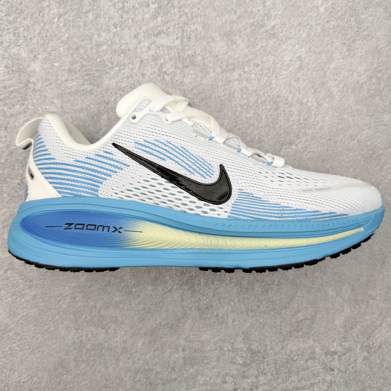 ＃福利特价‼️NK Air Zoom Vomero 18 轻便舒适公路跑步鞋 质感柔软 弹力充沛 助力一