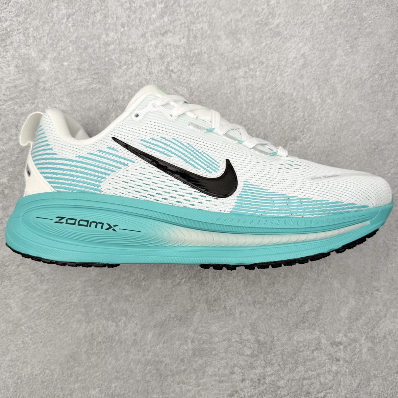 ＃福利特价‼️NK Air Zoom Vomero 18 轻便舒适公路跑步鞋 质感柔软 弹力充沛 助力一