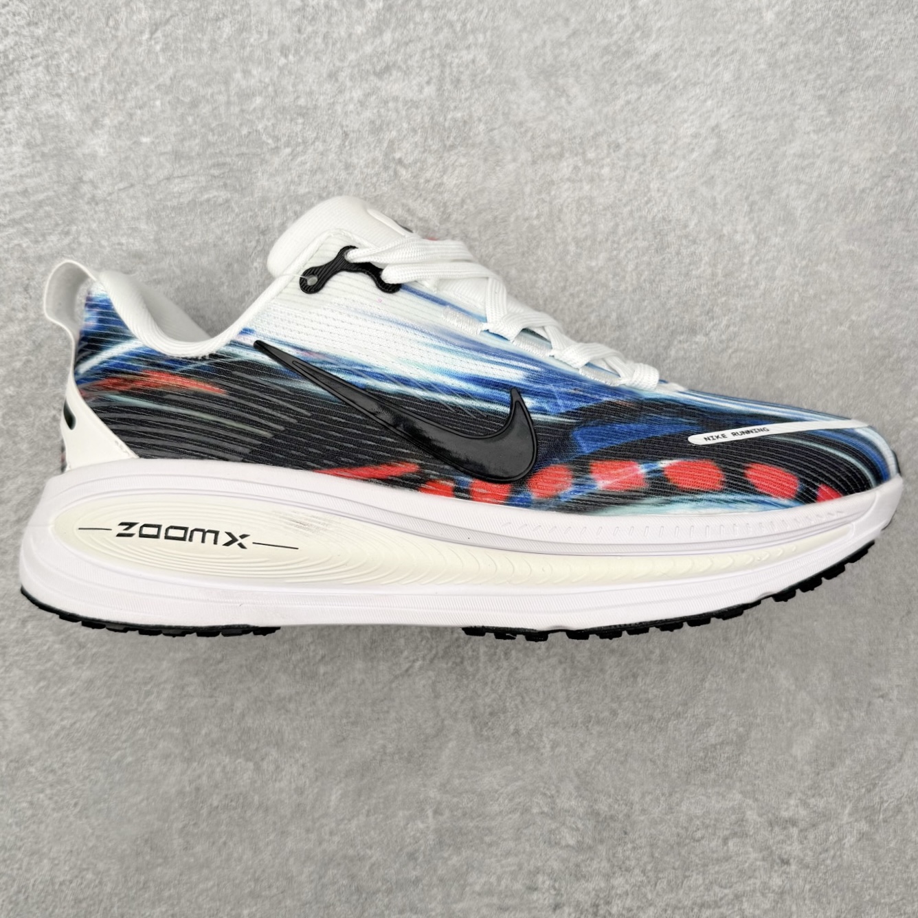 ＃福利特价‼️NK Air Zoom Vomero 18 轻便舒适公路跑步鞋 质感柔软 弹力充沛 助力一
