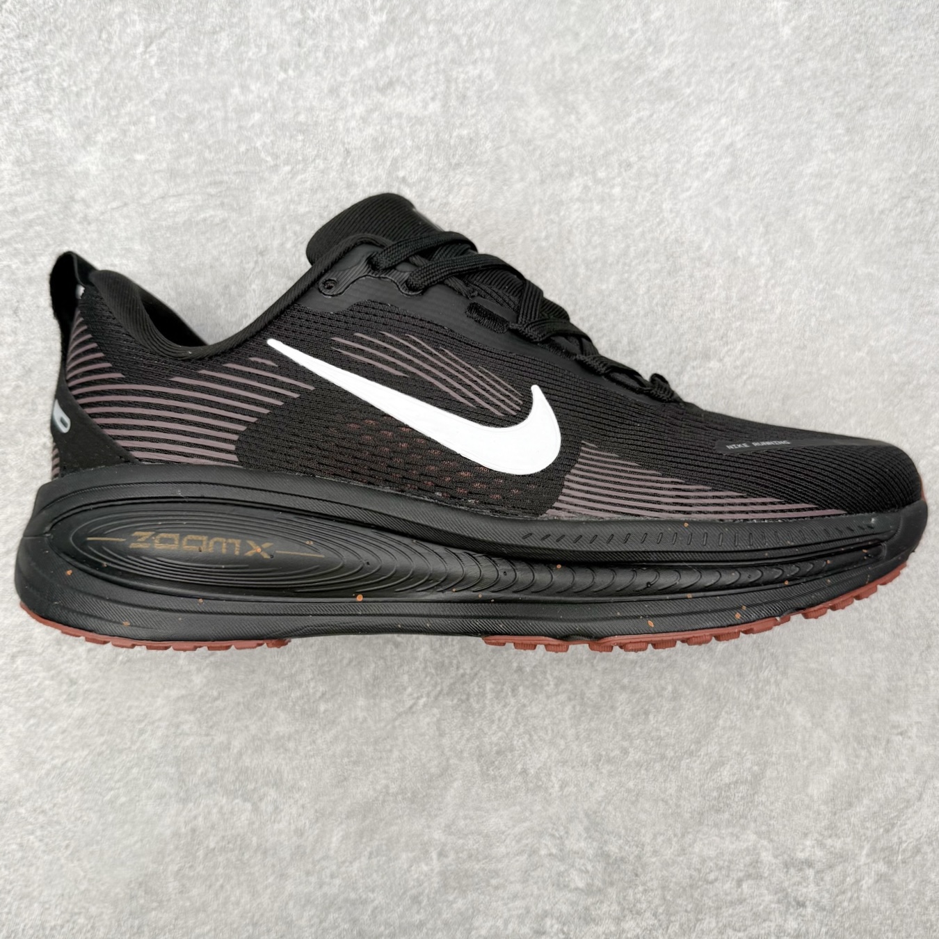 ＃福利特价‼️NK Air Zoom Vomero 18 轻便舒适公路跑步鞋 质感柔软 弹力充沛 助力一